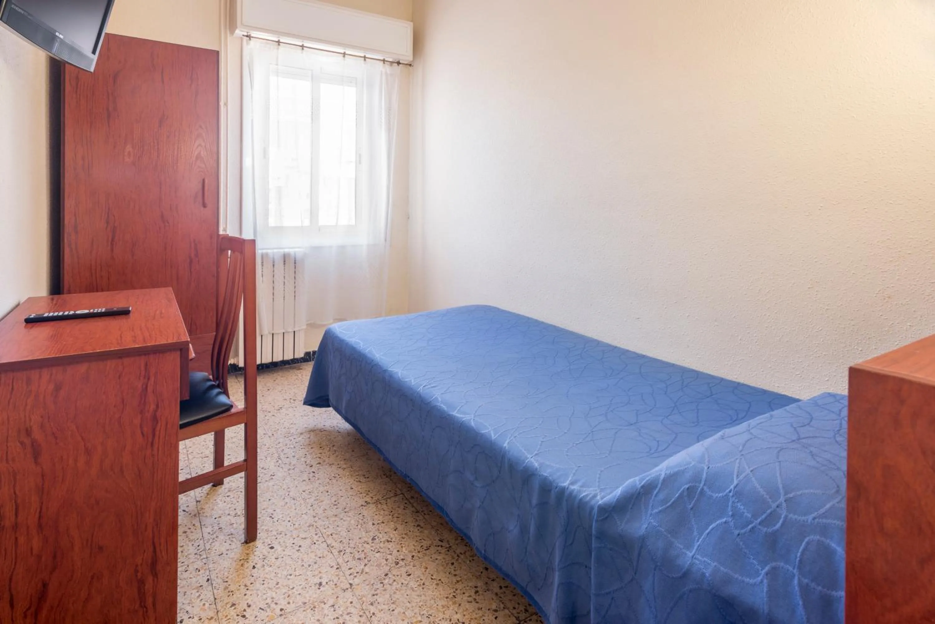 Day, Bed in Hostal Solimar