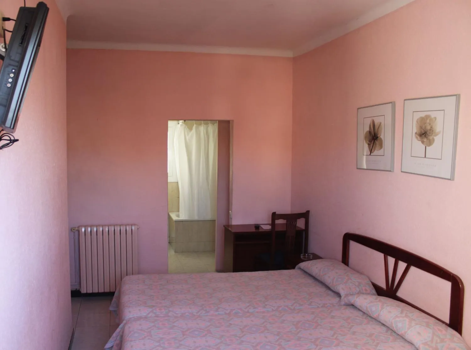 Photo of the whole room, Bed in Hostal Solimar