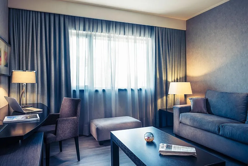 Living room in Mercure Santiago Centro