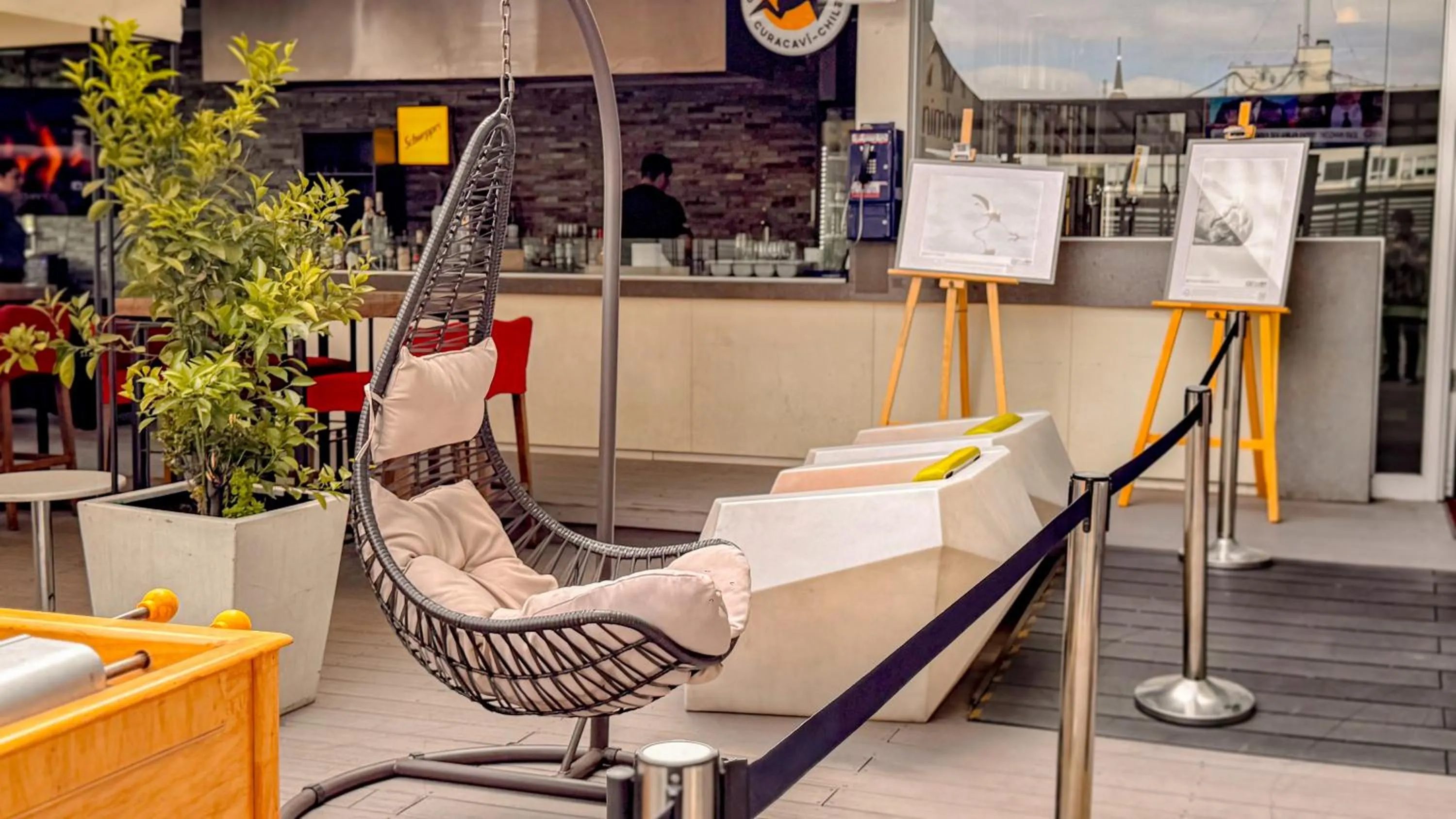 Swimming pool in Mercure Santiago Centro