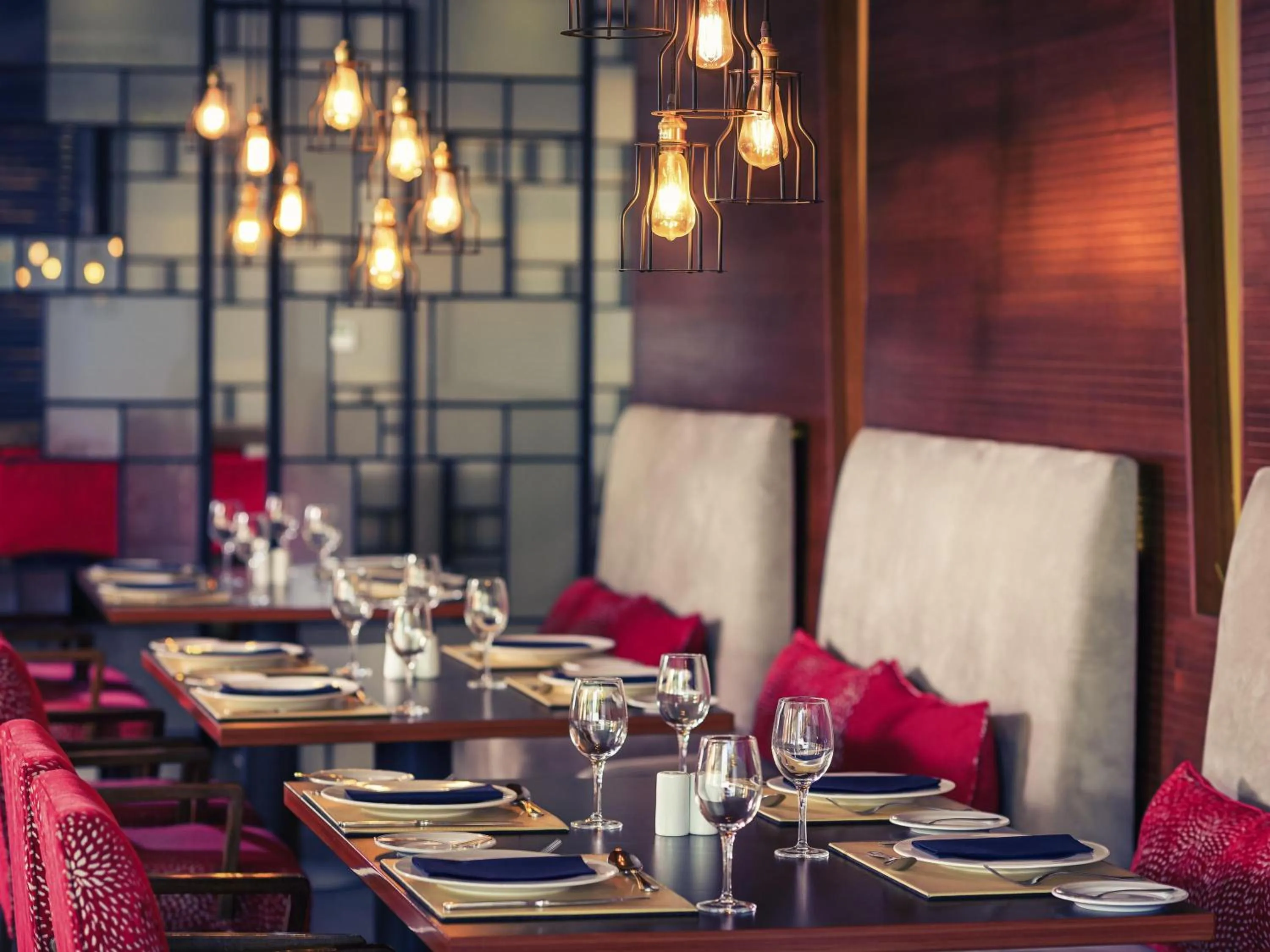 Restaurant/places to eat in Mercure Santiago Centro