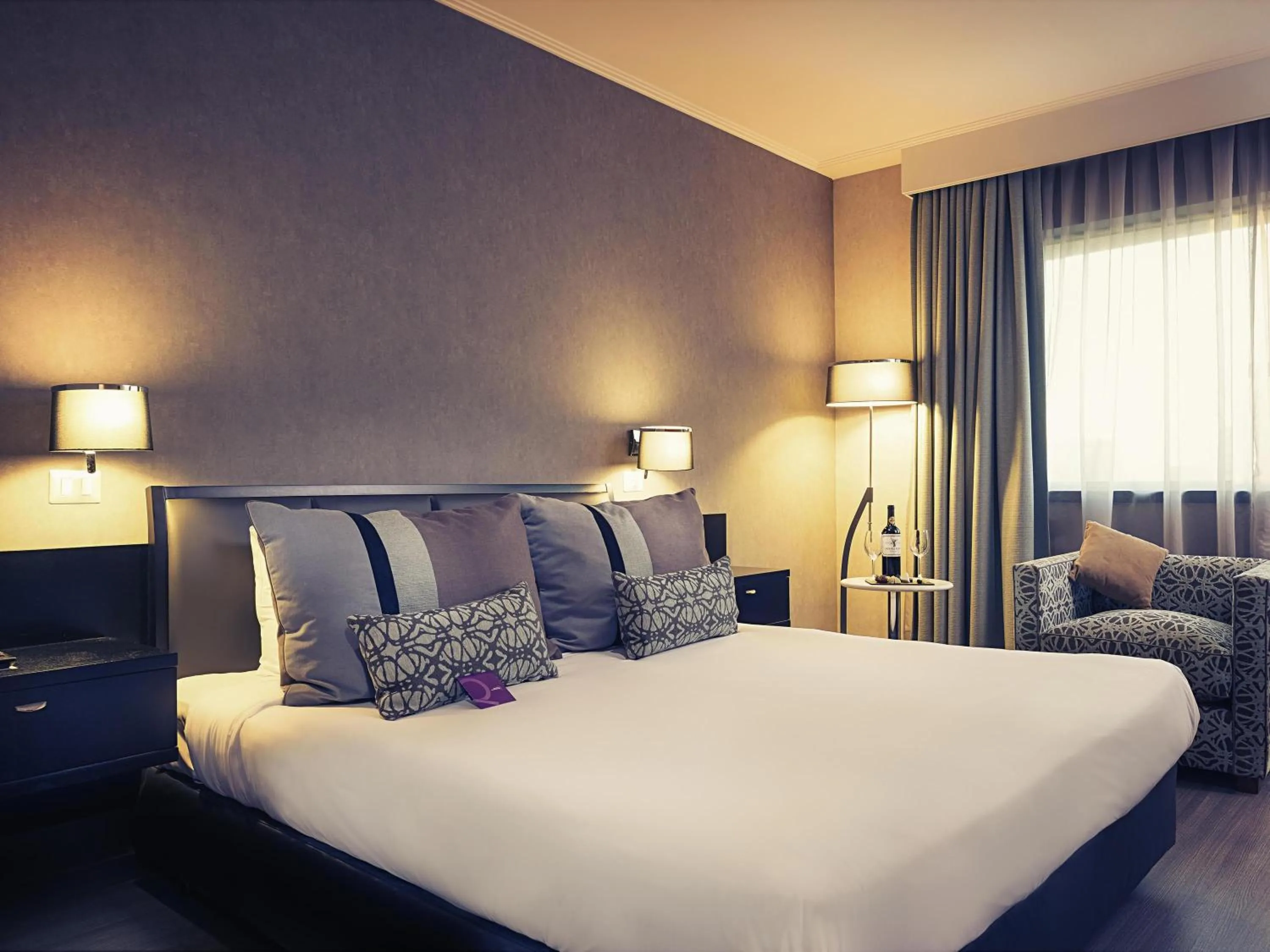 Bedroom, Bed in Mercure Santiago Centro