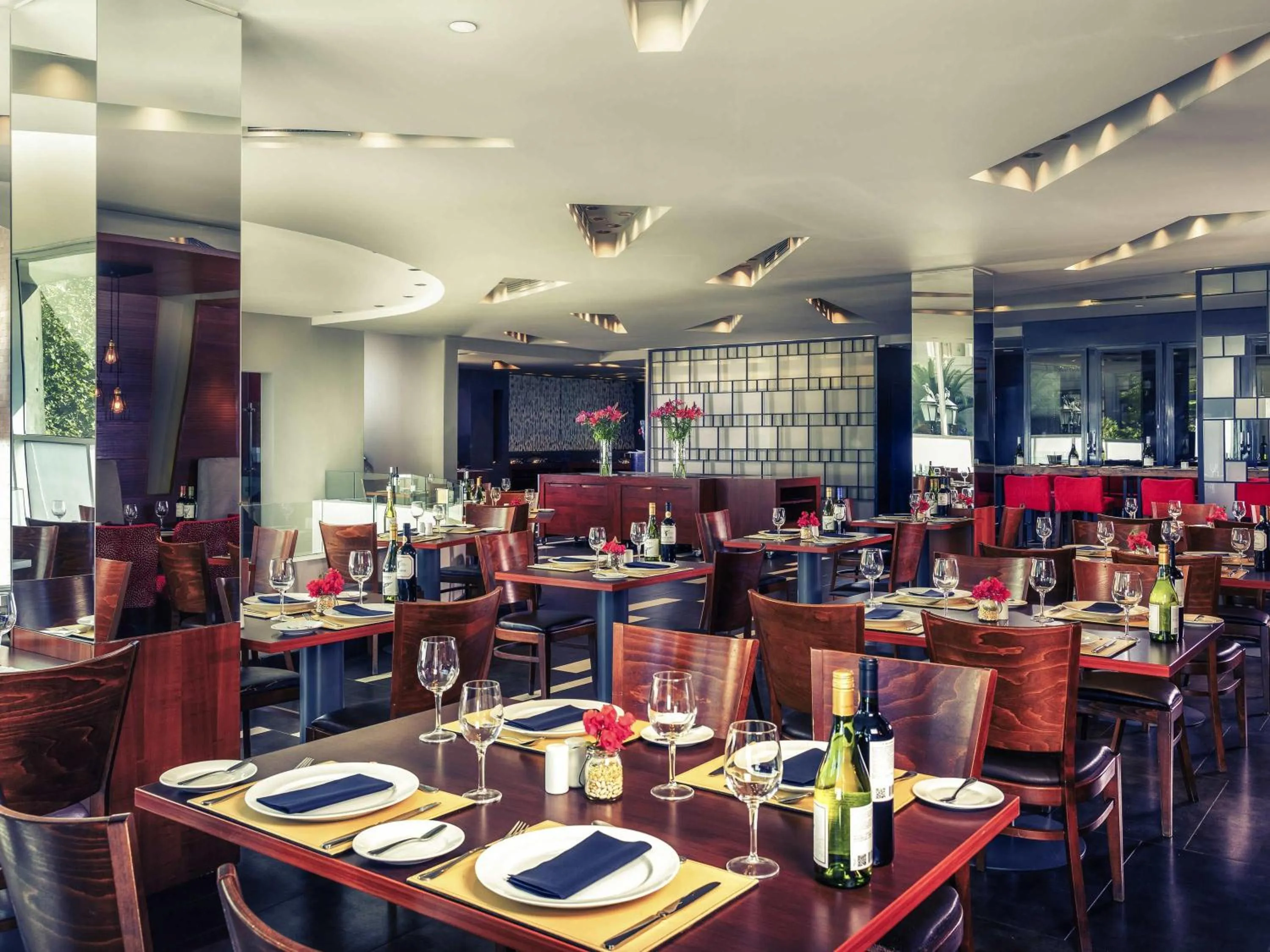 Restaurant/places to eat in Mercure Santiago Centro