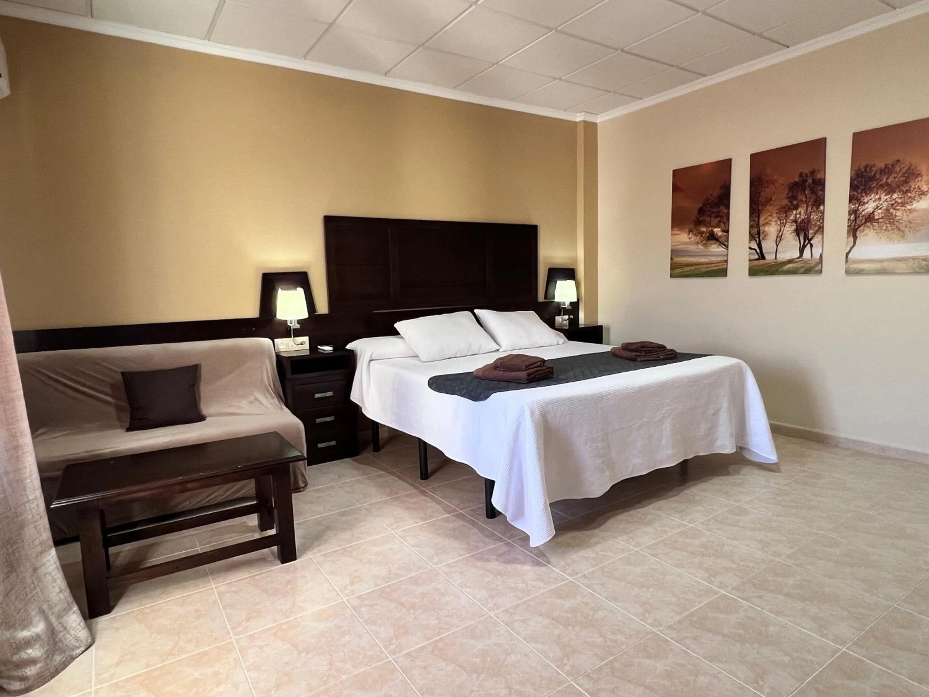 Photo of the whole room, Bed in Hotel Don Juan