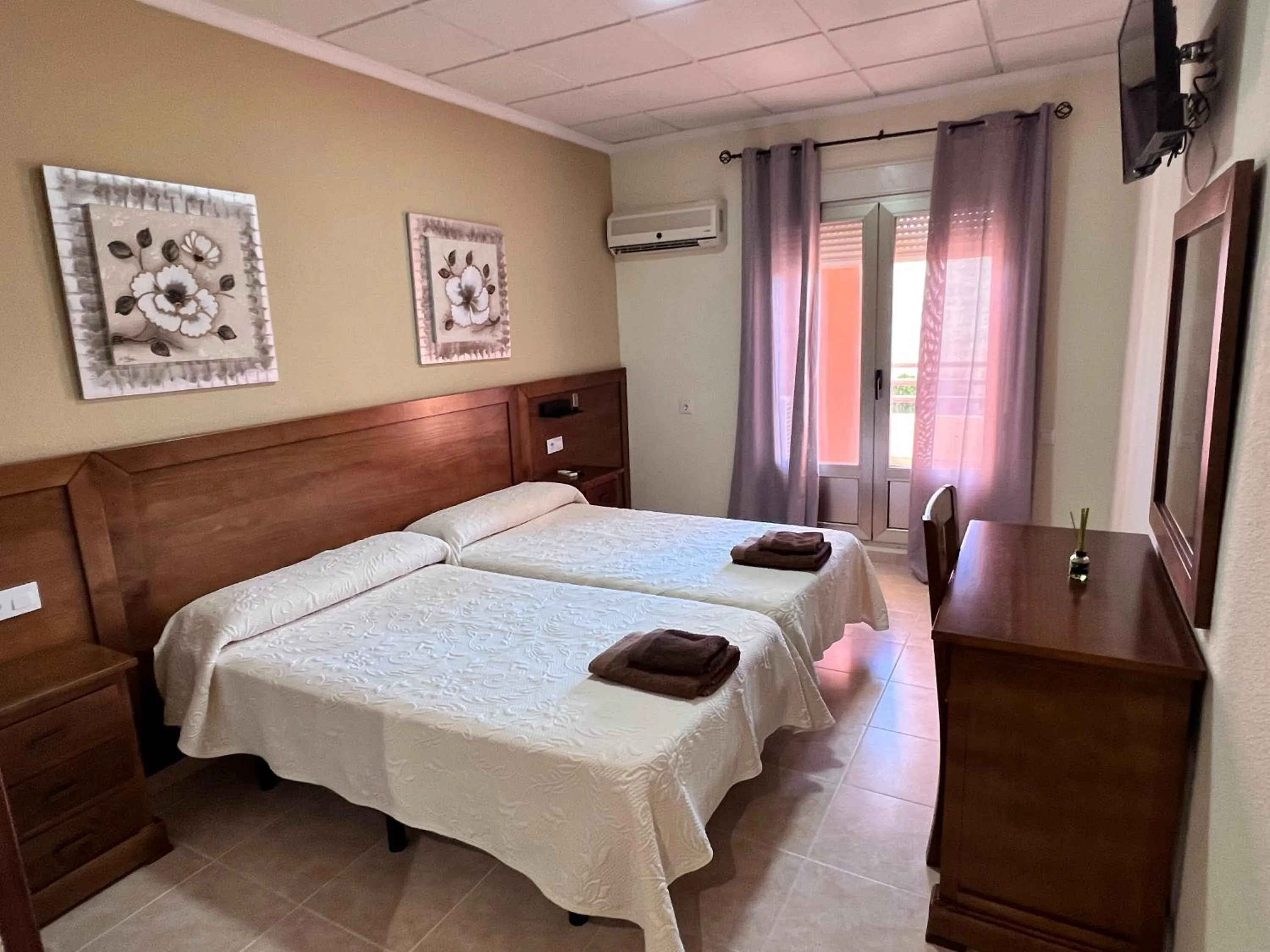 Photo of the whole room, Bed in Hotel Don Juan