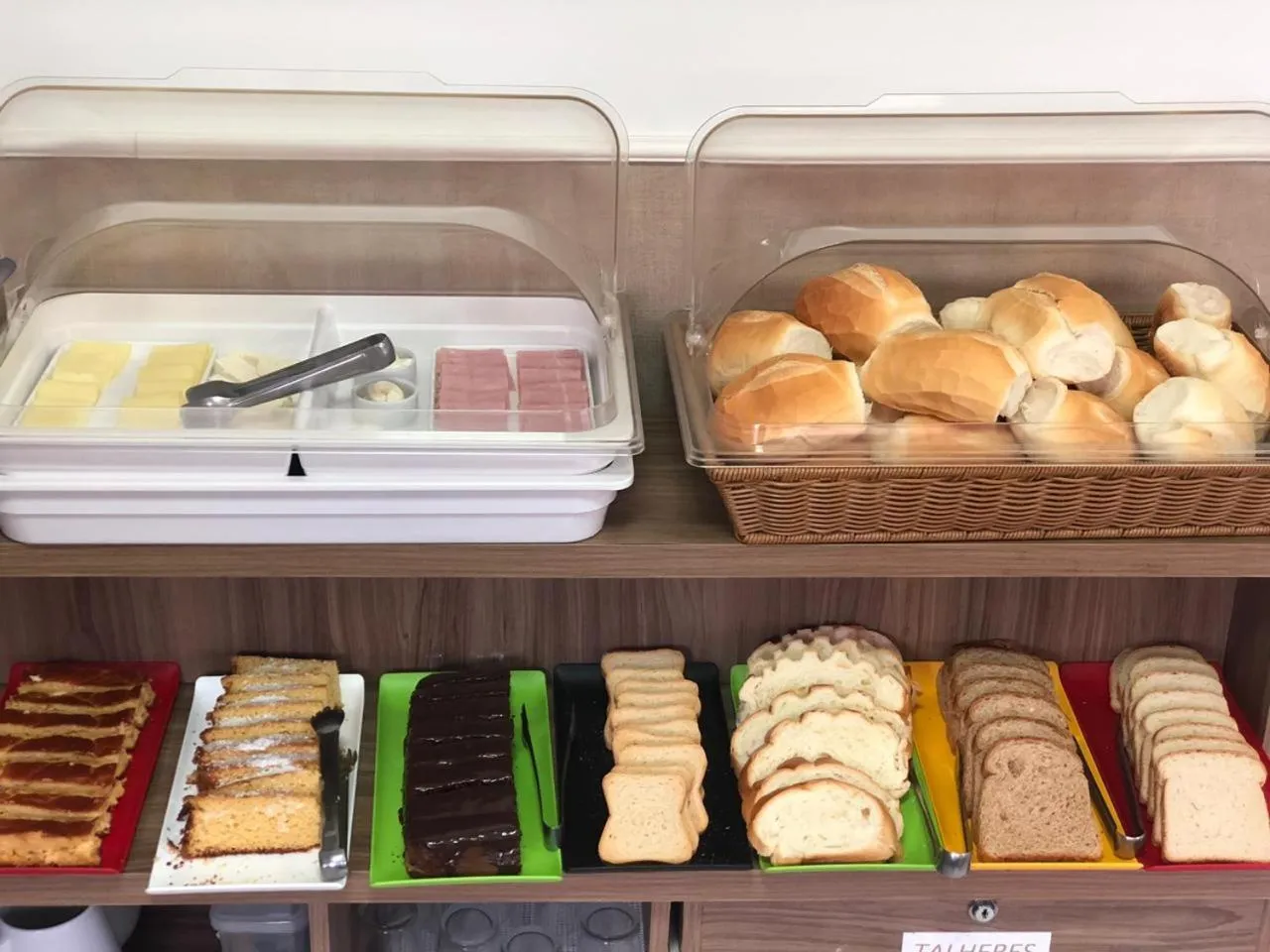 Breakfast in Hotel Araçari