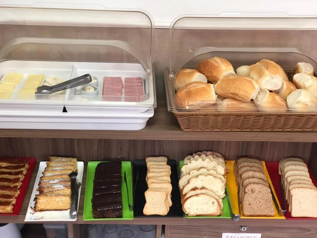 Breakfast in Hotel Araçari