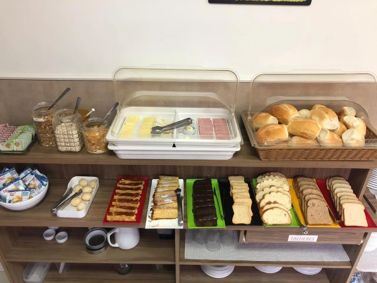 Breakfast in Hotel Araçari