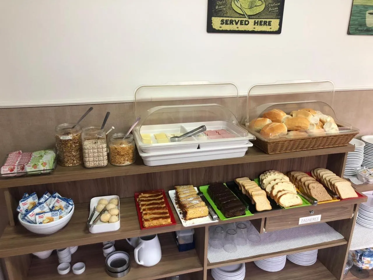 Breakfast in Hotel Araçari