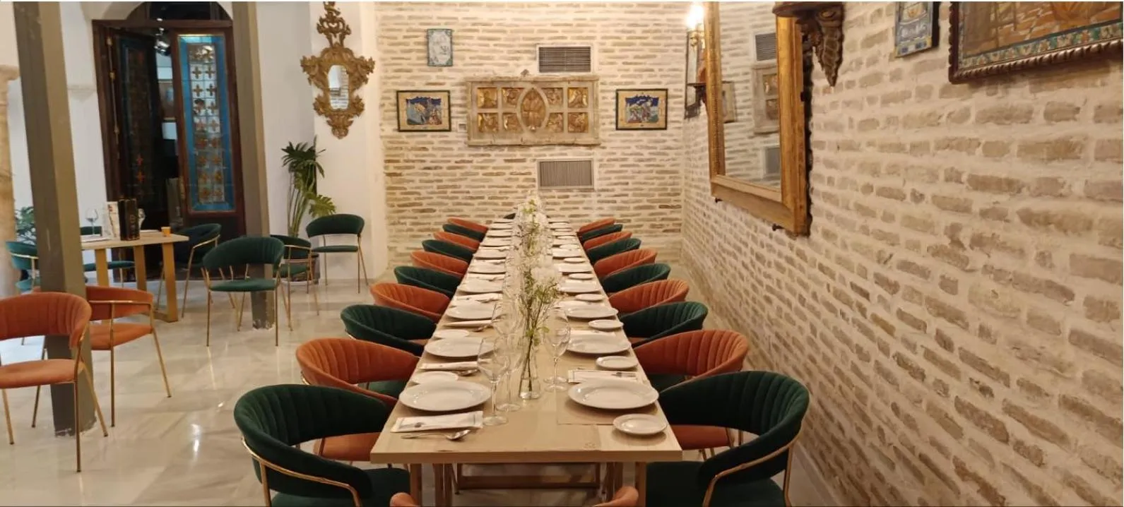 Restaurant/places to eat in Hotel Convento La Gloria