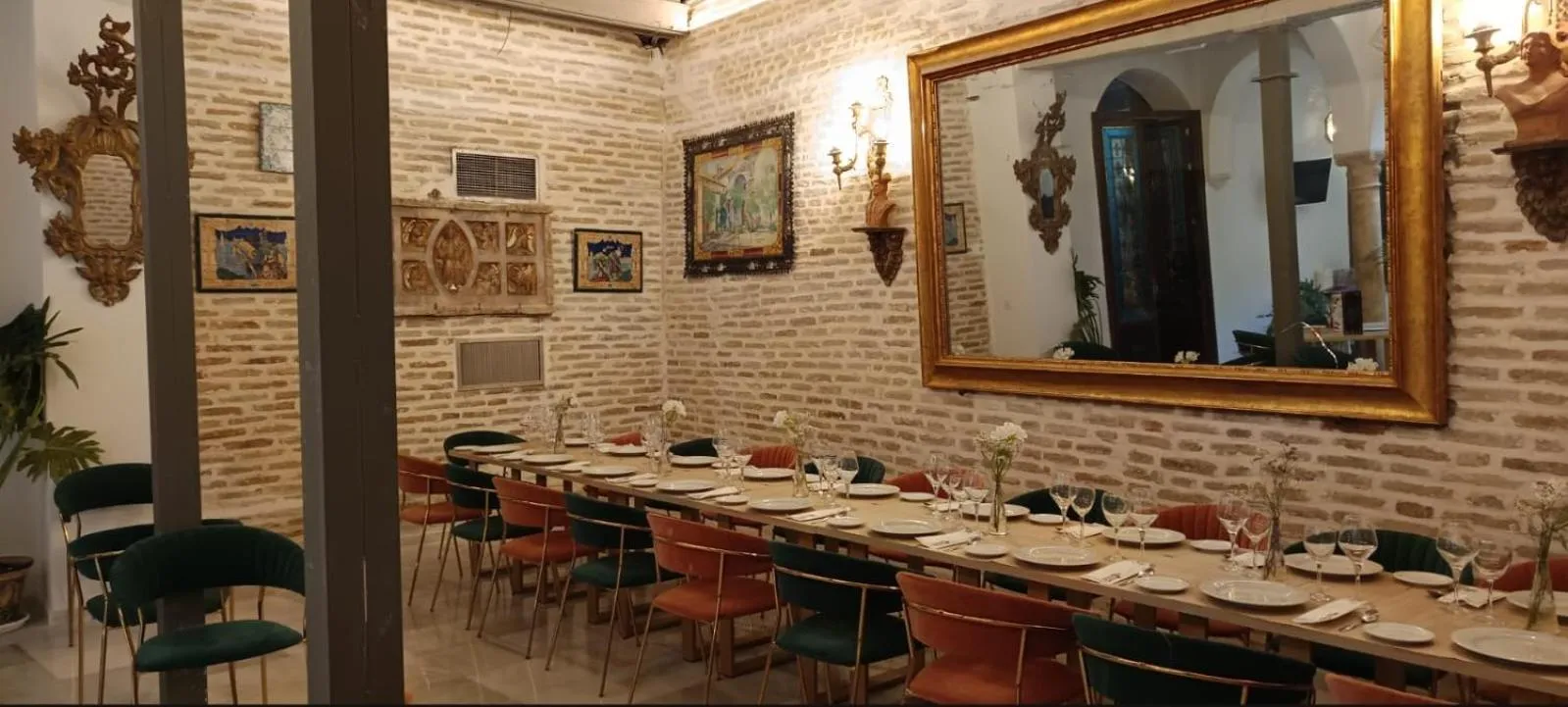 Restaurant/places to eat in Hotel Convento La Gloria