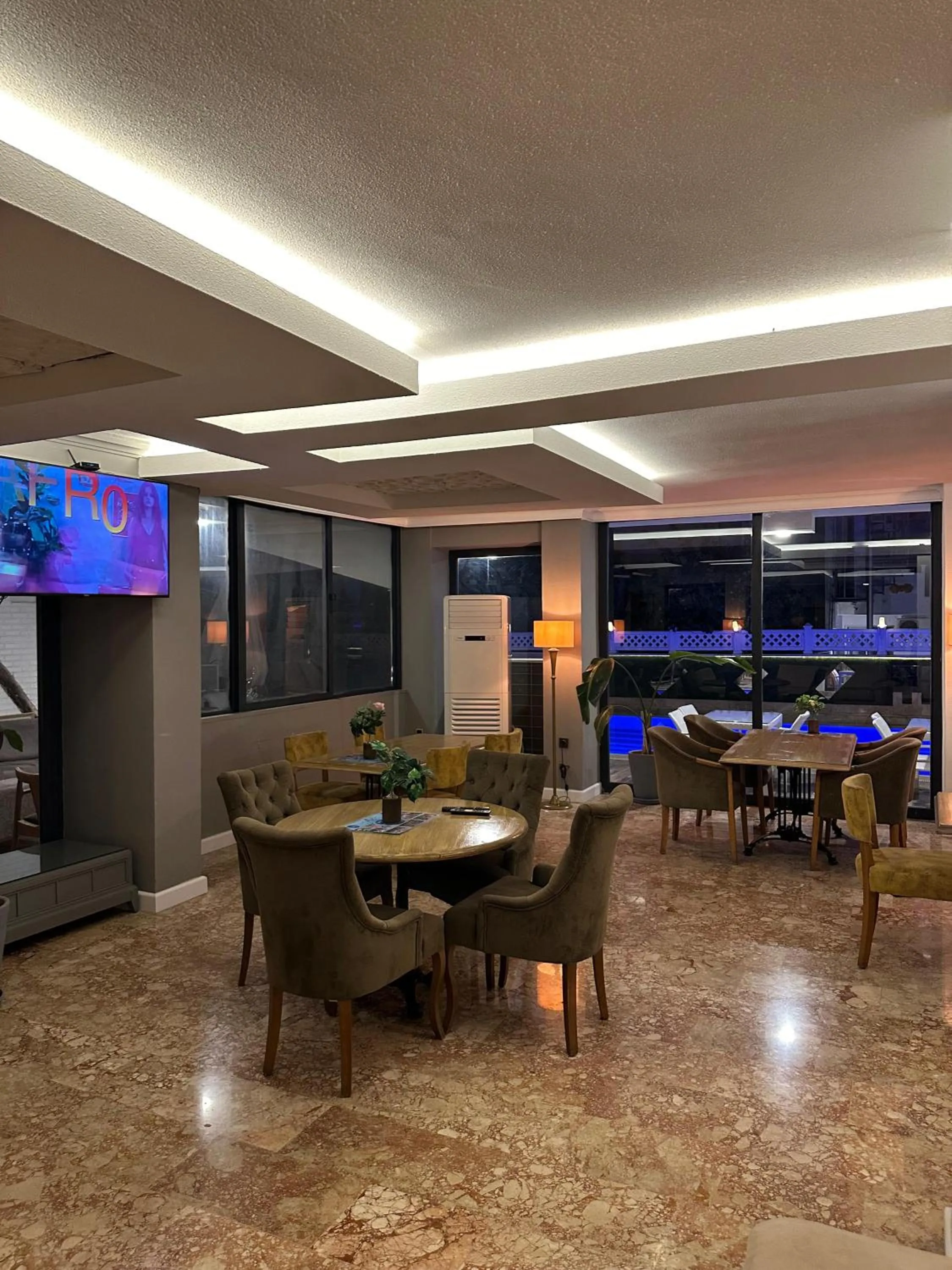 Restaurant/places to eat in NFK The House Hotel