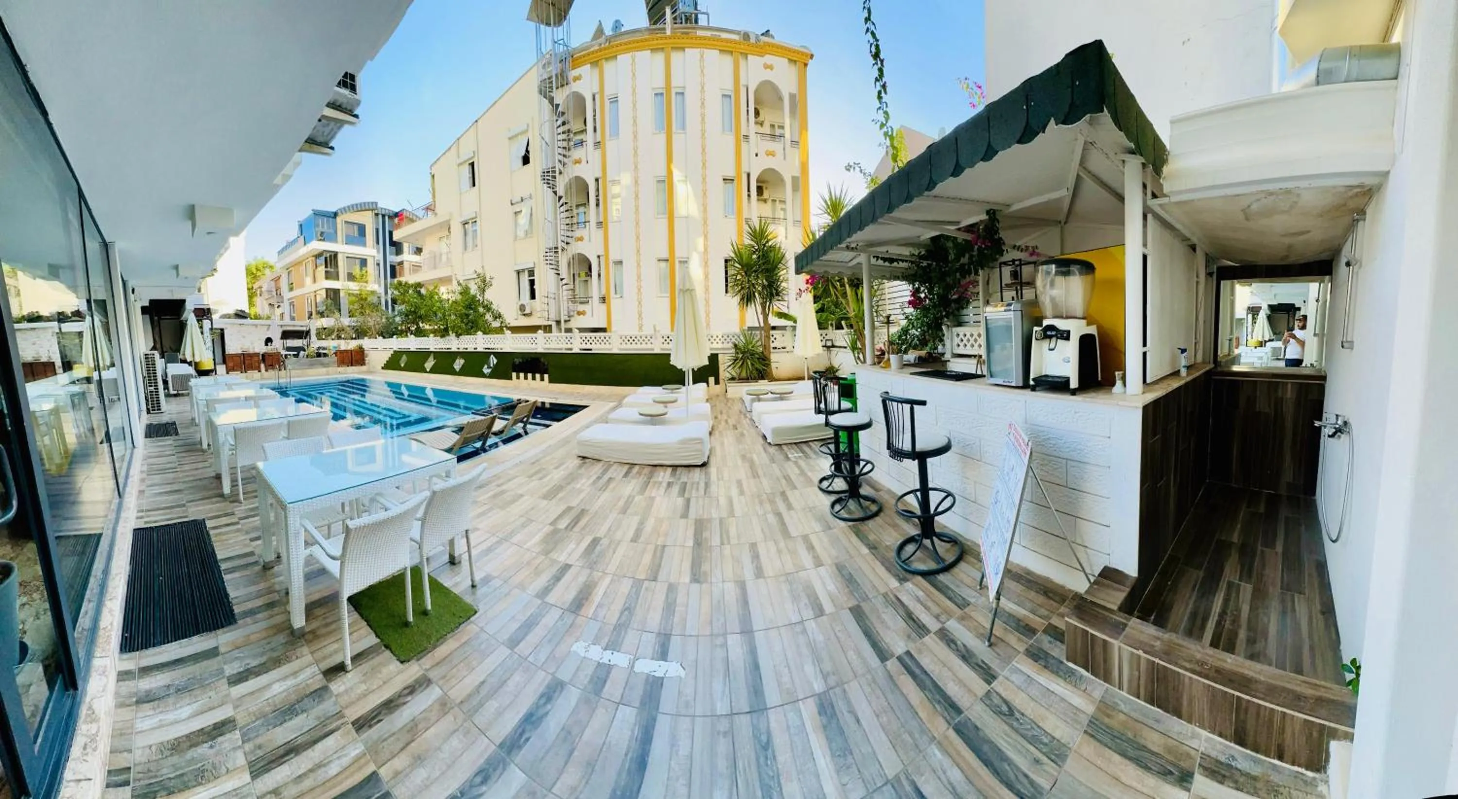 Swimming pool in NFK The House Hotel