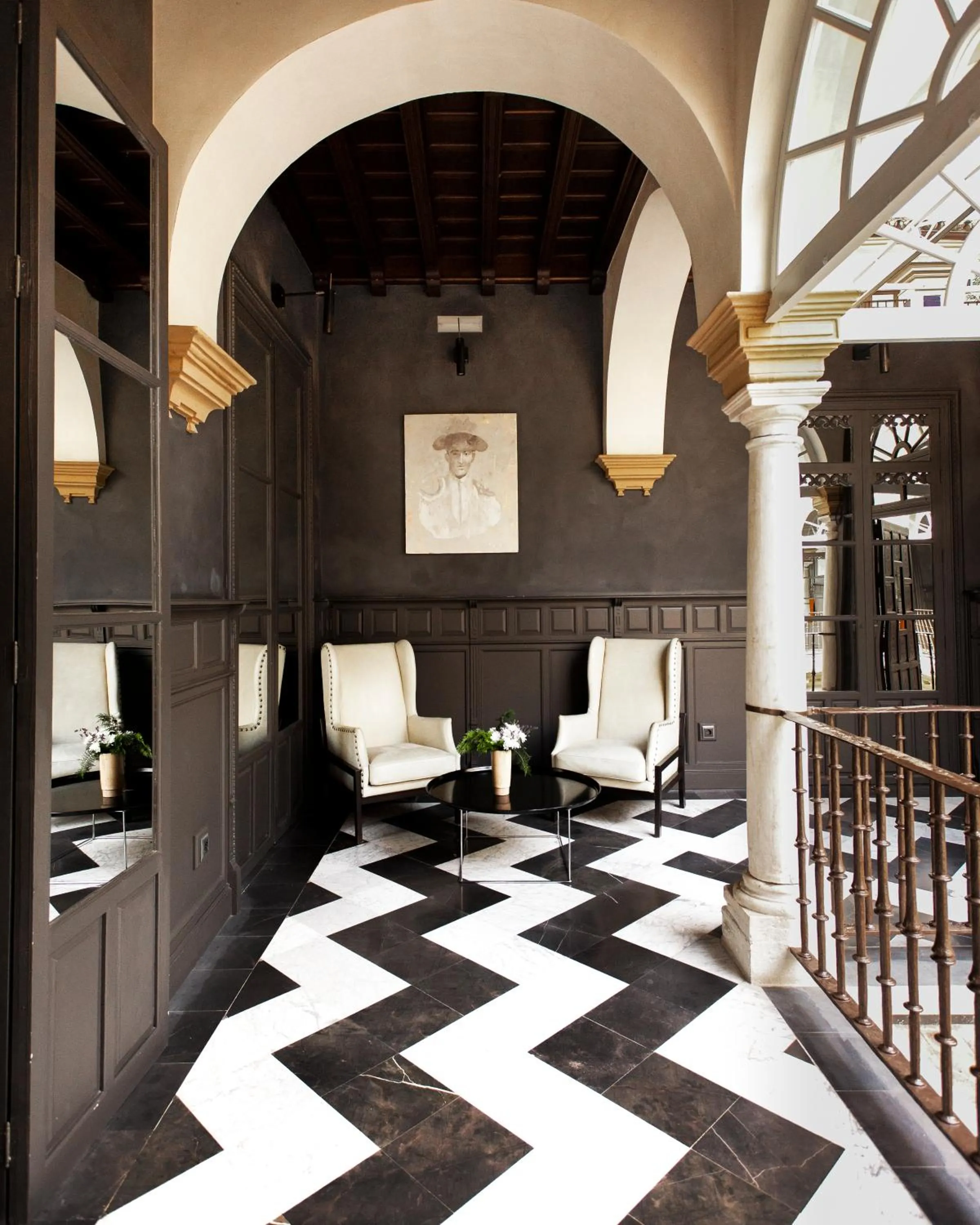 Area and facilities in CoolRooms Palacio Villapanés 5 GL