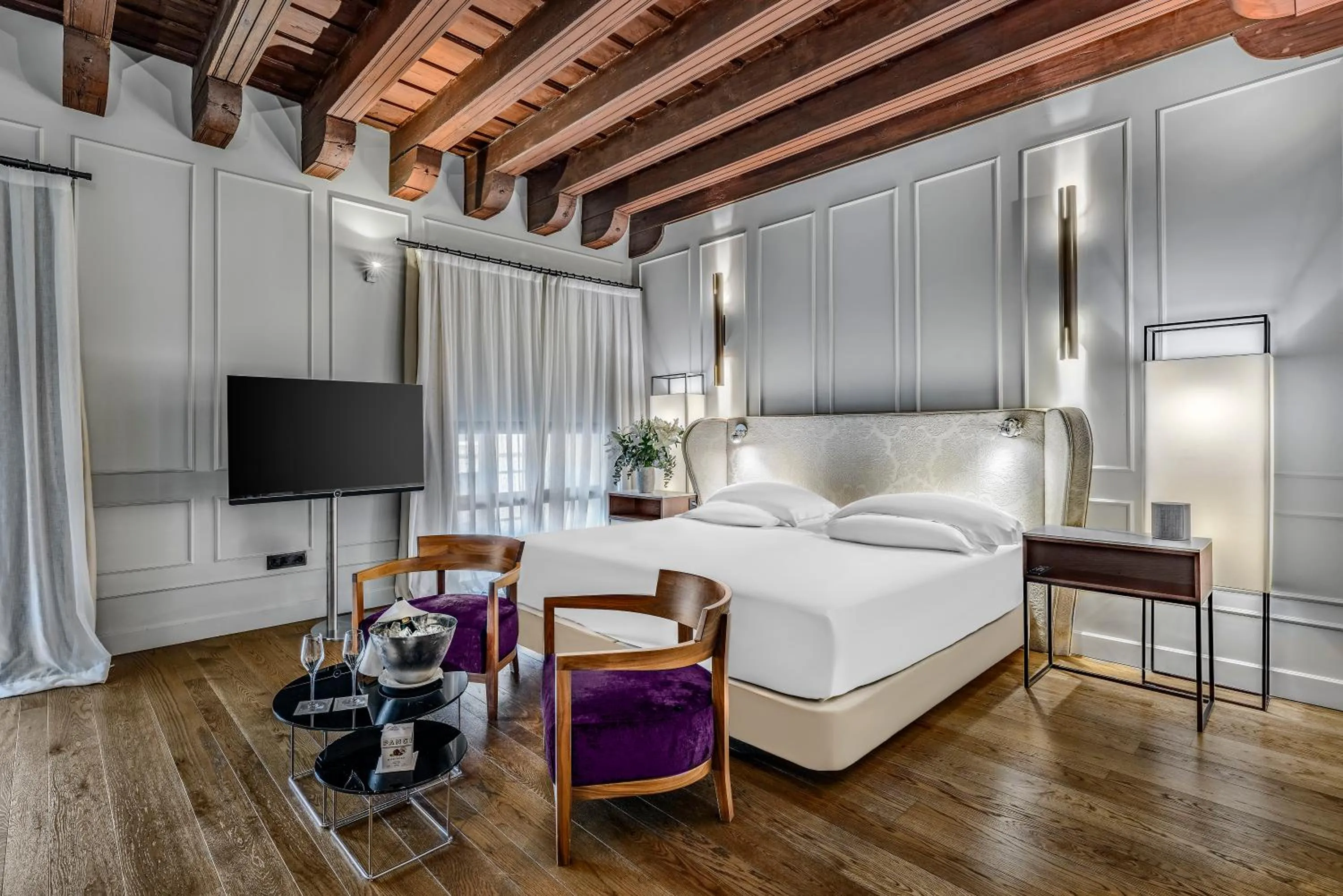 Bedroom, Bed in CoolRooms Palacio Villapanés 5 GL