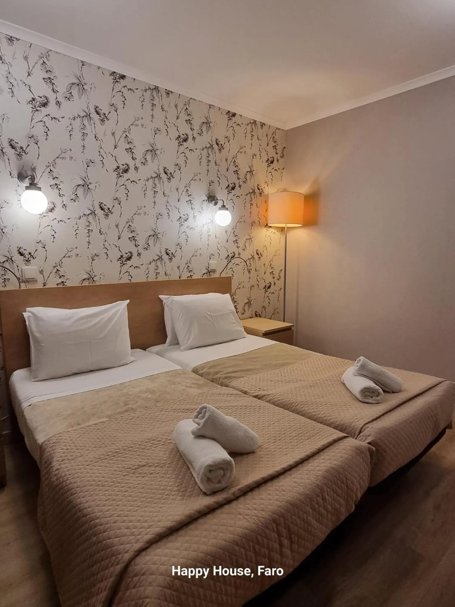 Bedroom, Bed in Happy House