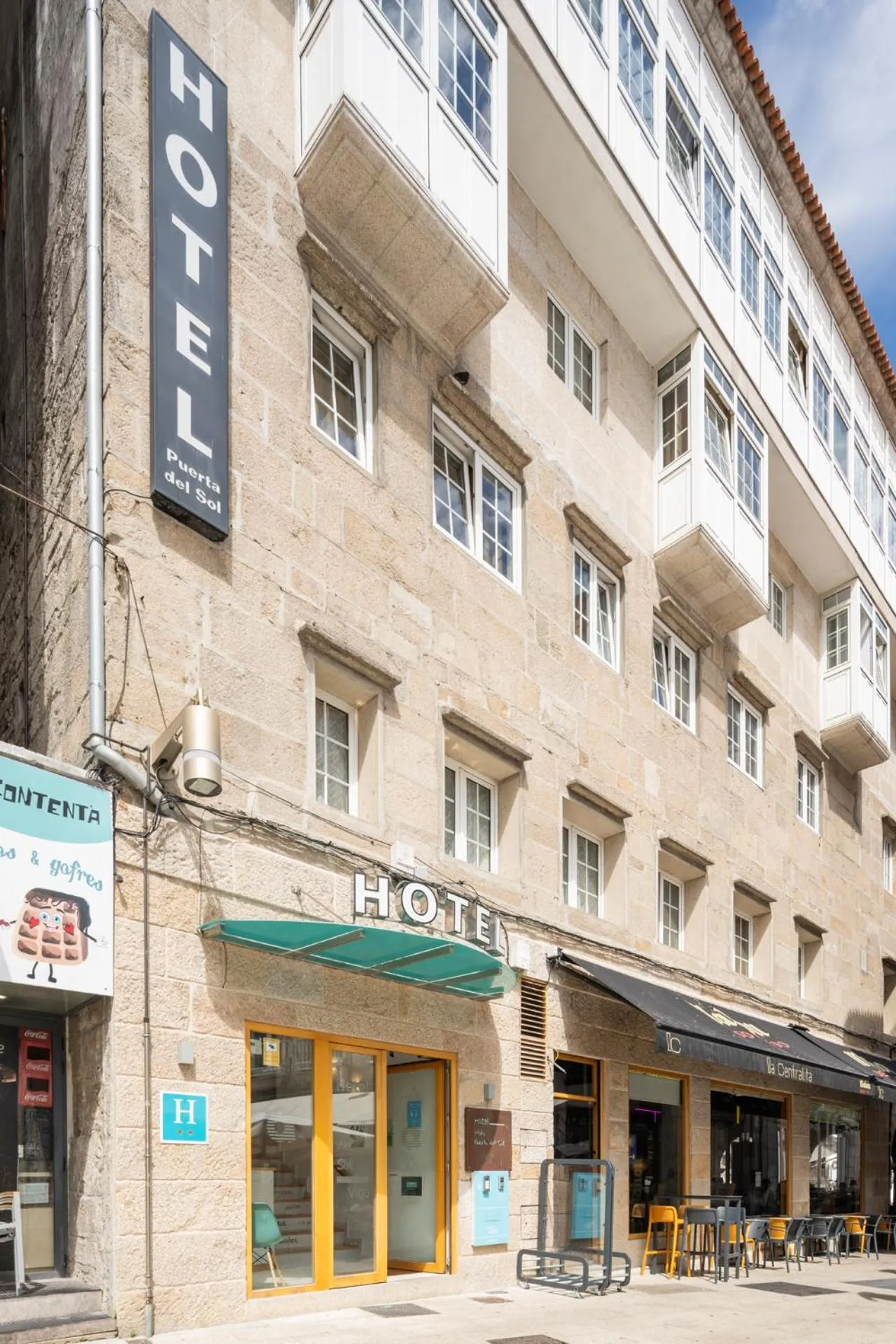 Facade/entrance in Hotel Alda Puerta Del Sol