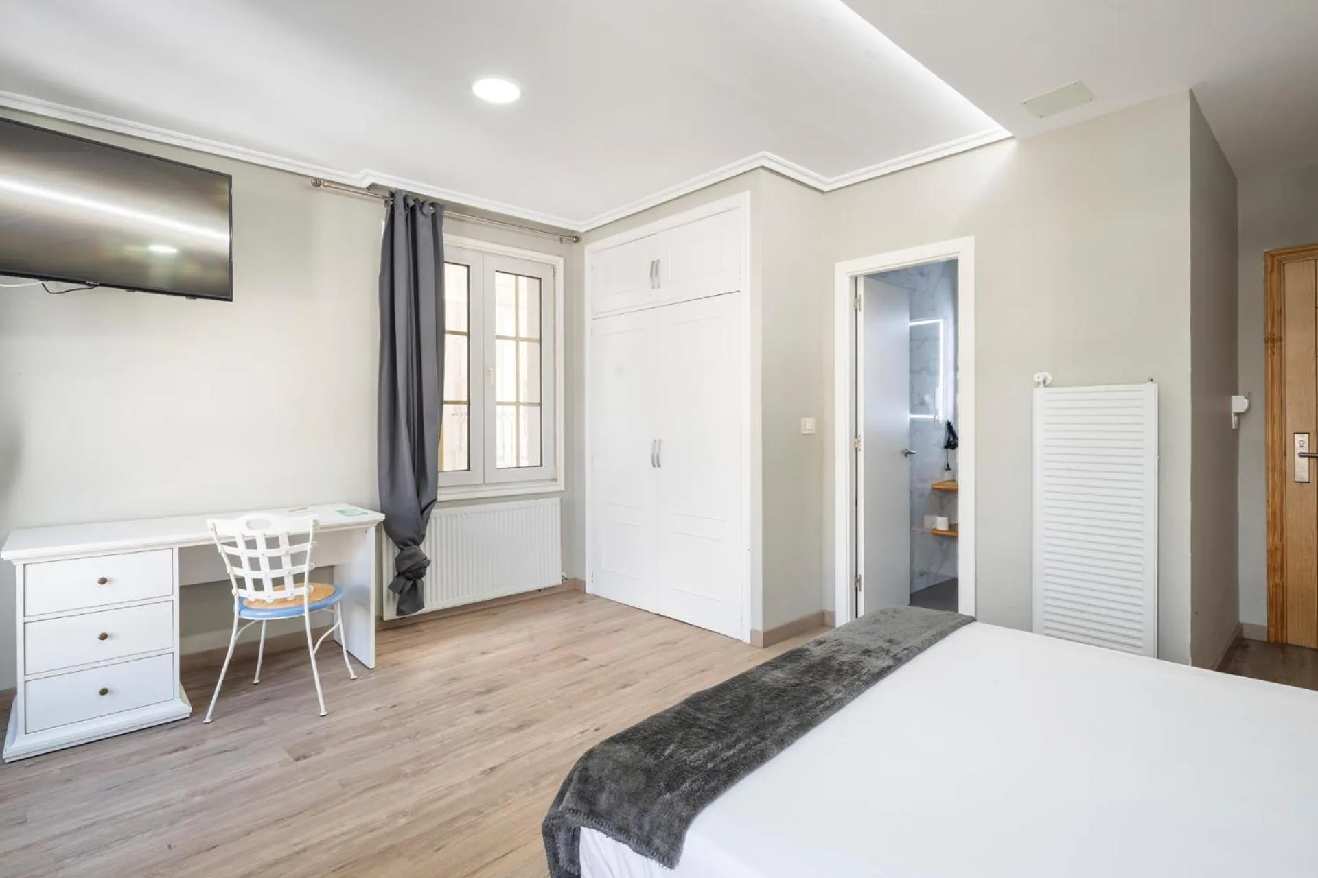 Photo of the whole room, Bed in Hotel Alda Puerta Del Sol