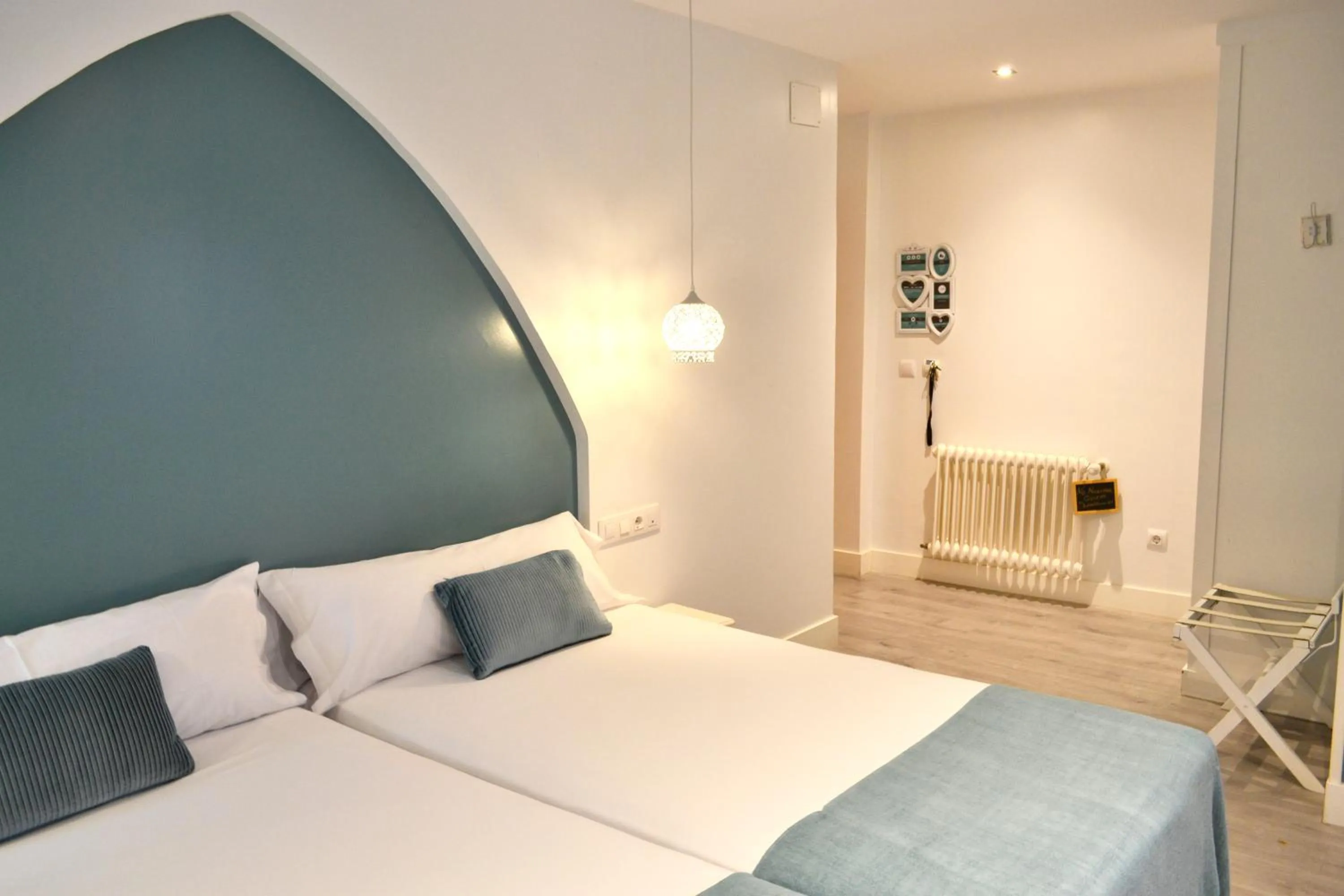 Photo of the whole room, Bed in Hotel Alda Puerta Del Sol