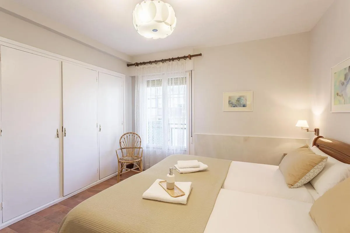 Bedroom, Bed in Pensión Zarauz Playa