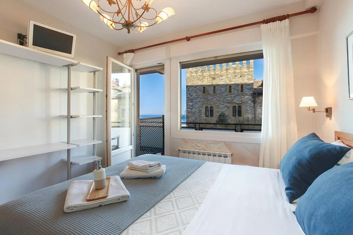 Bedroom, Bed in Pensión Zarauz Playa
