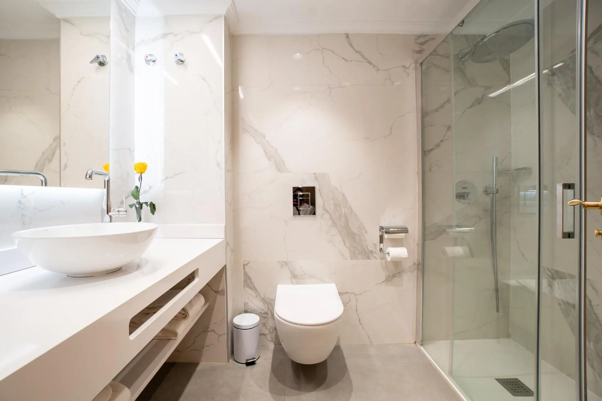 Bathroom in Aparto-Hotel Rosales