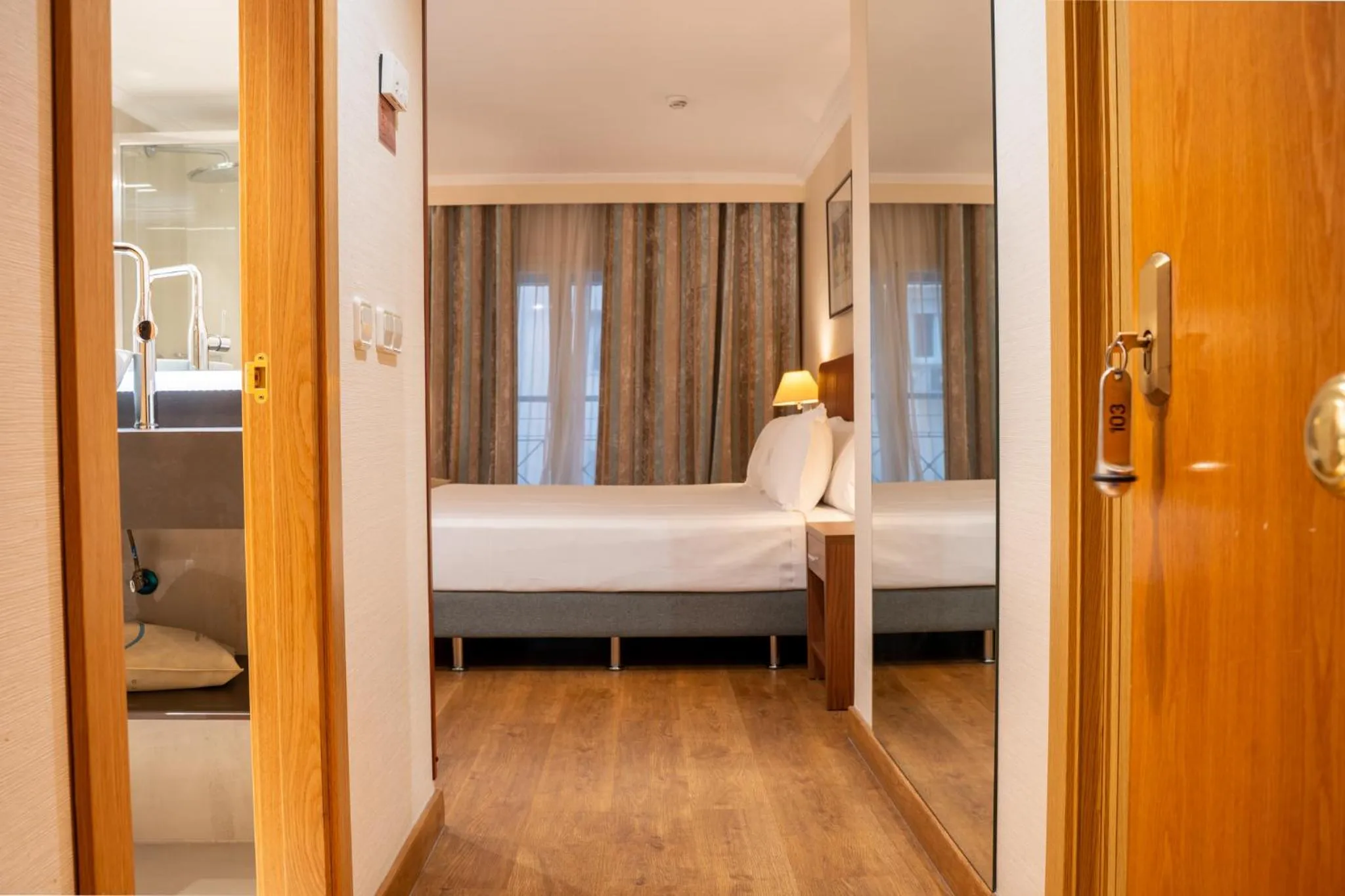 Photo of the whole room, Bed in Aparto-Hotel Rosales