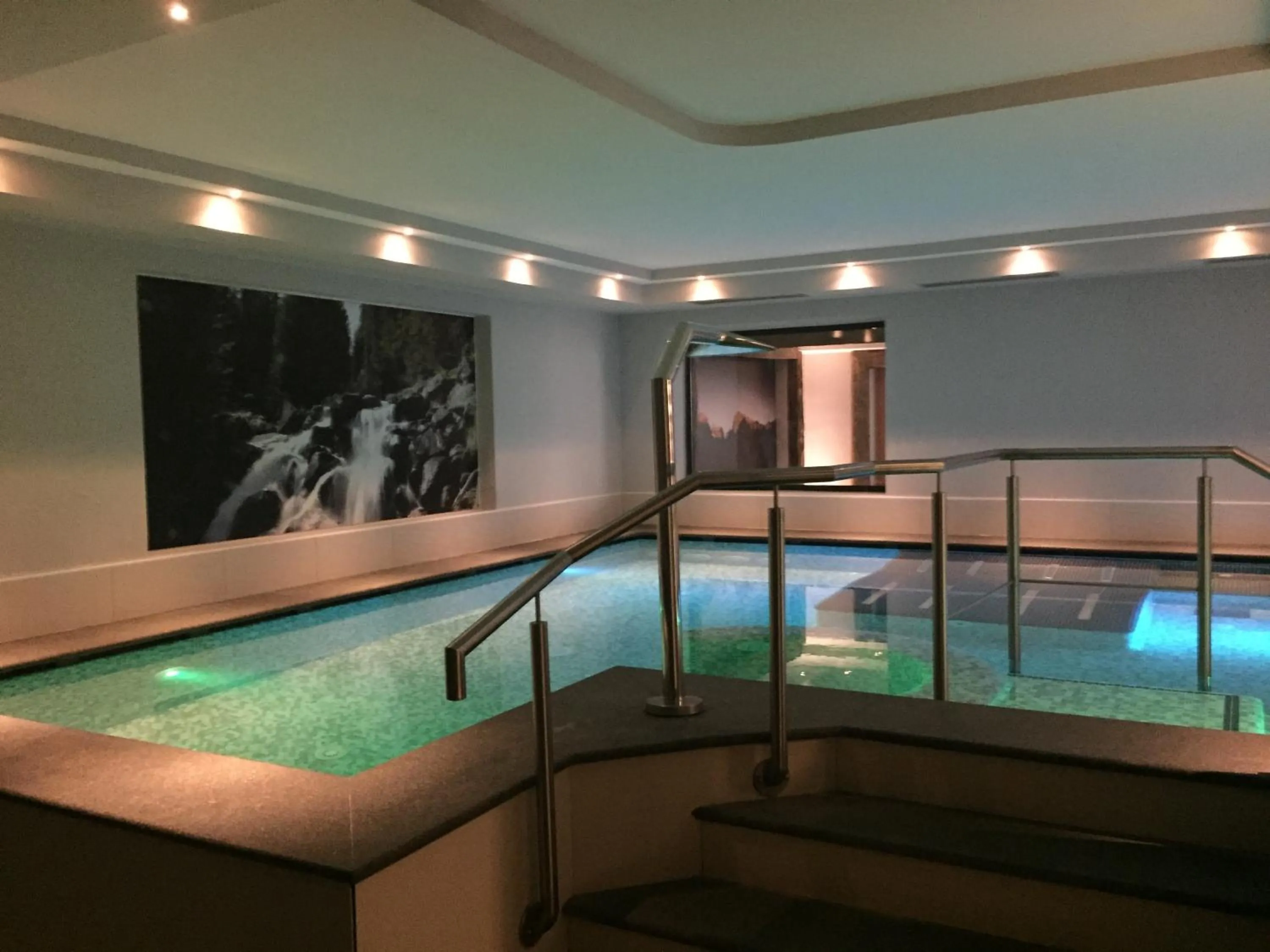 Swimming pool in Maribel Hotel