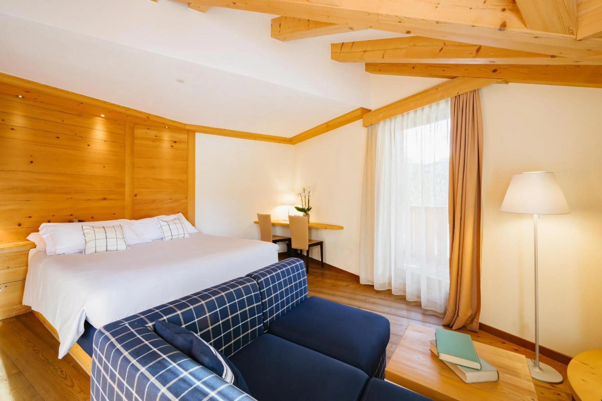 Bed in Maribel Hotel