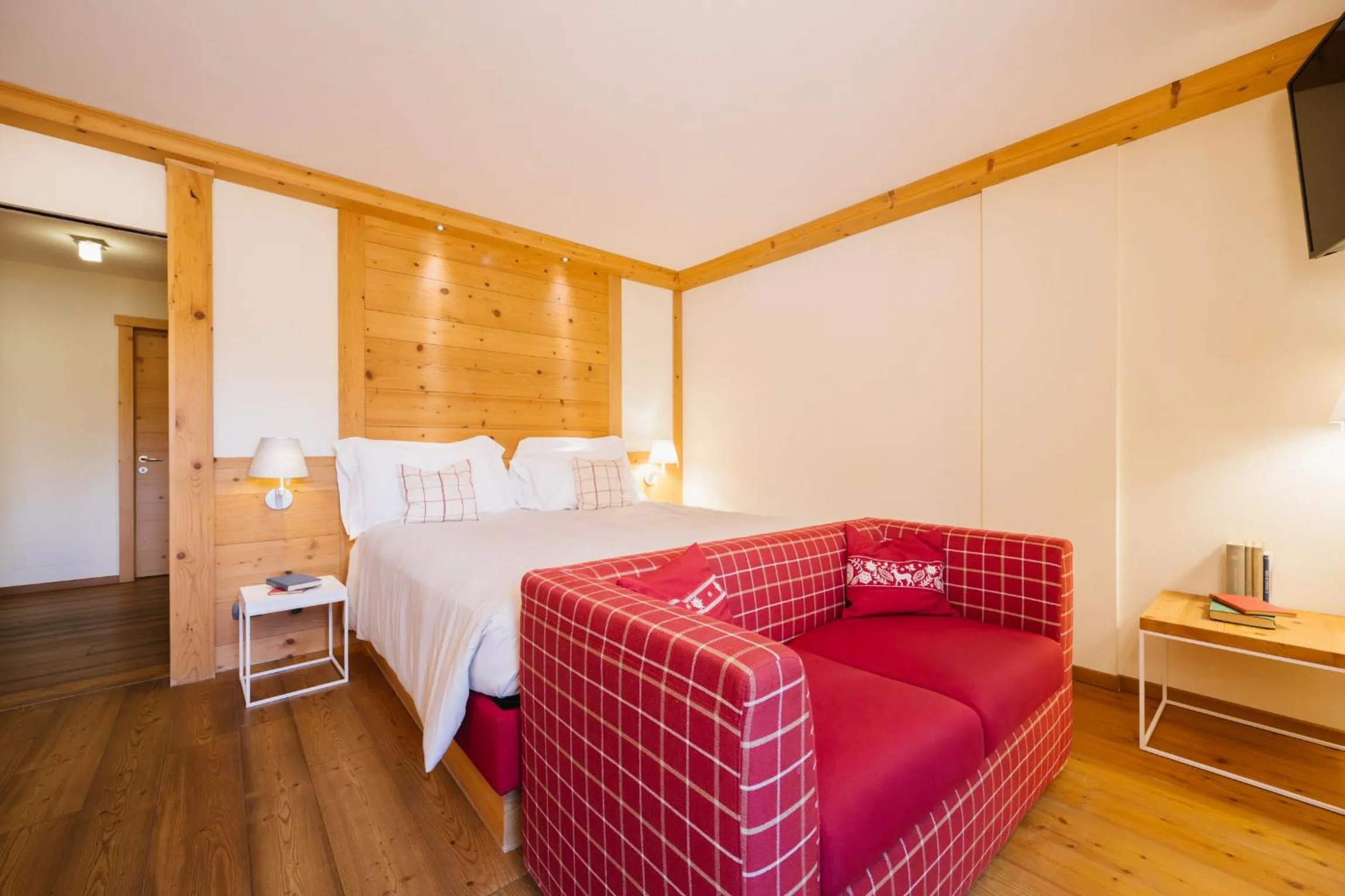 Bed in Maribel Hotel