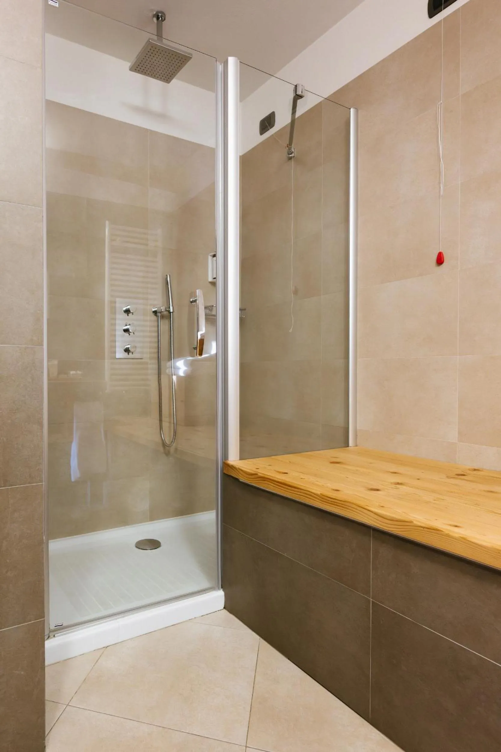 Shower in Maribel Hotel