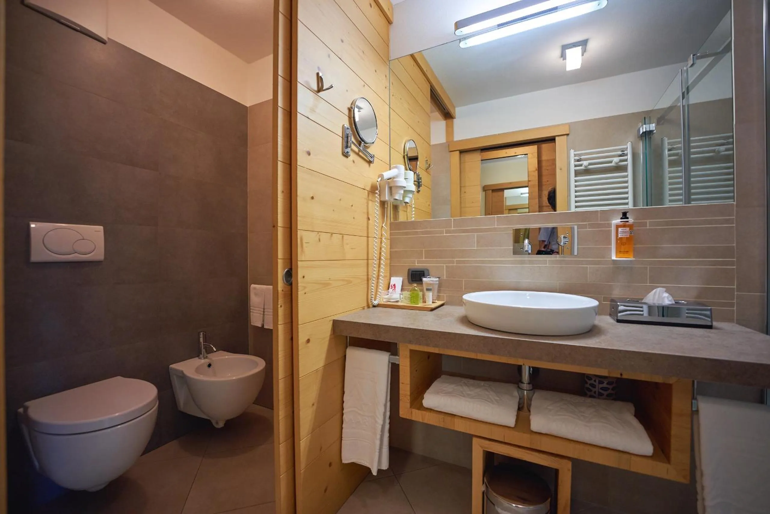 Bathroom in Maribel Hotel