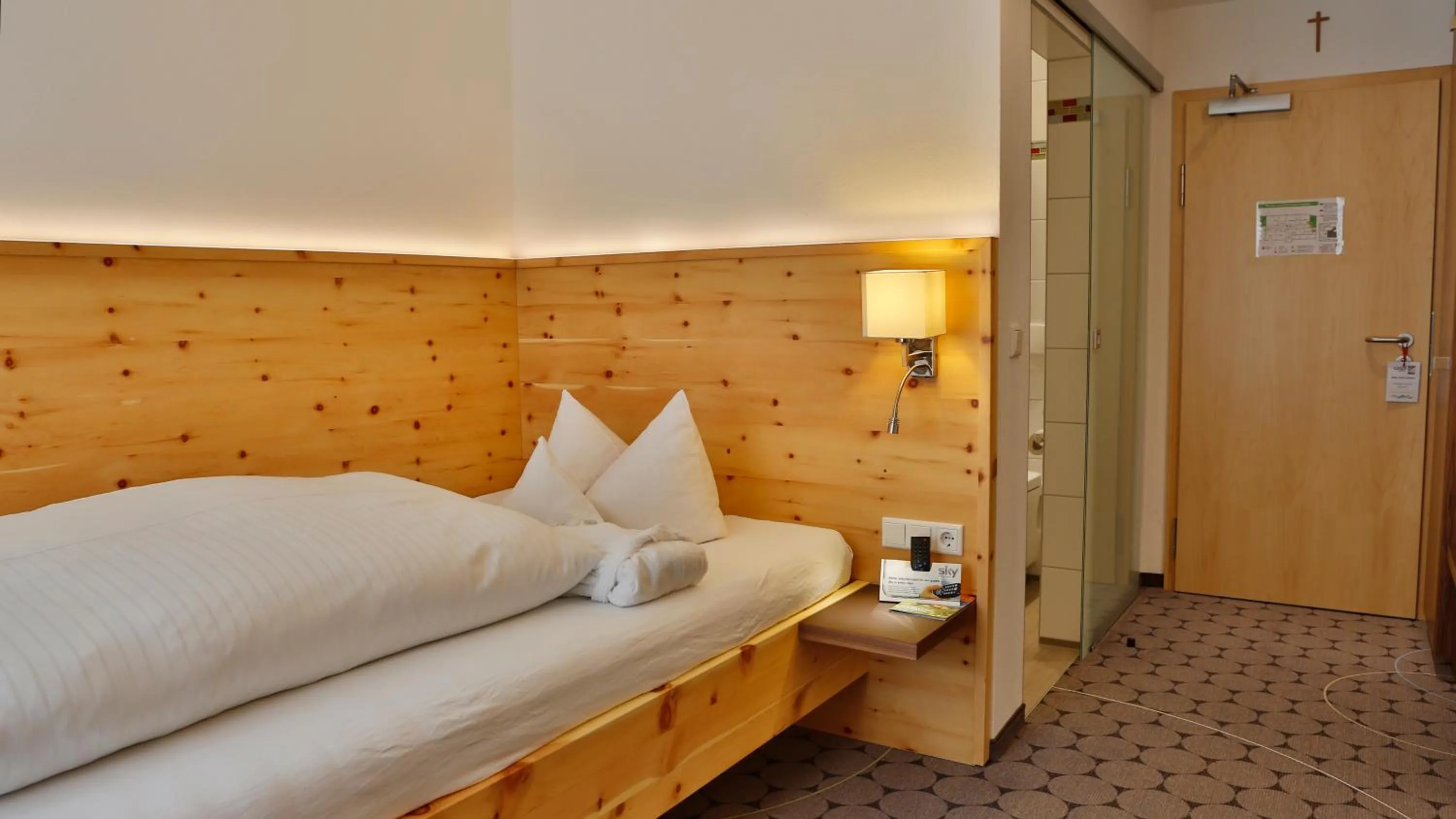 Photo of the whole room, Bed in Landhotel Geyer