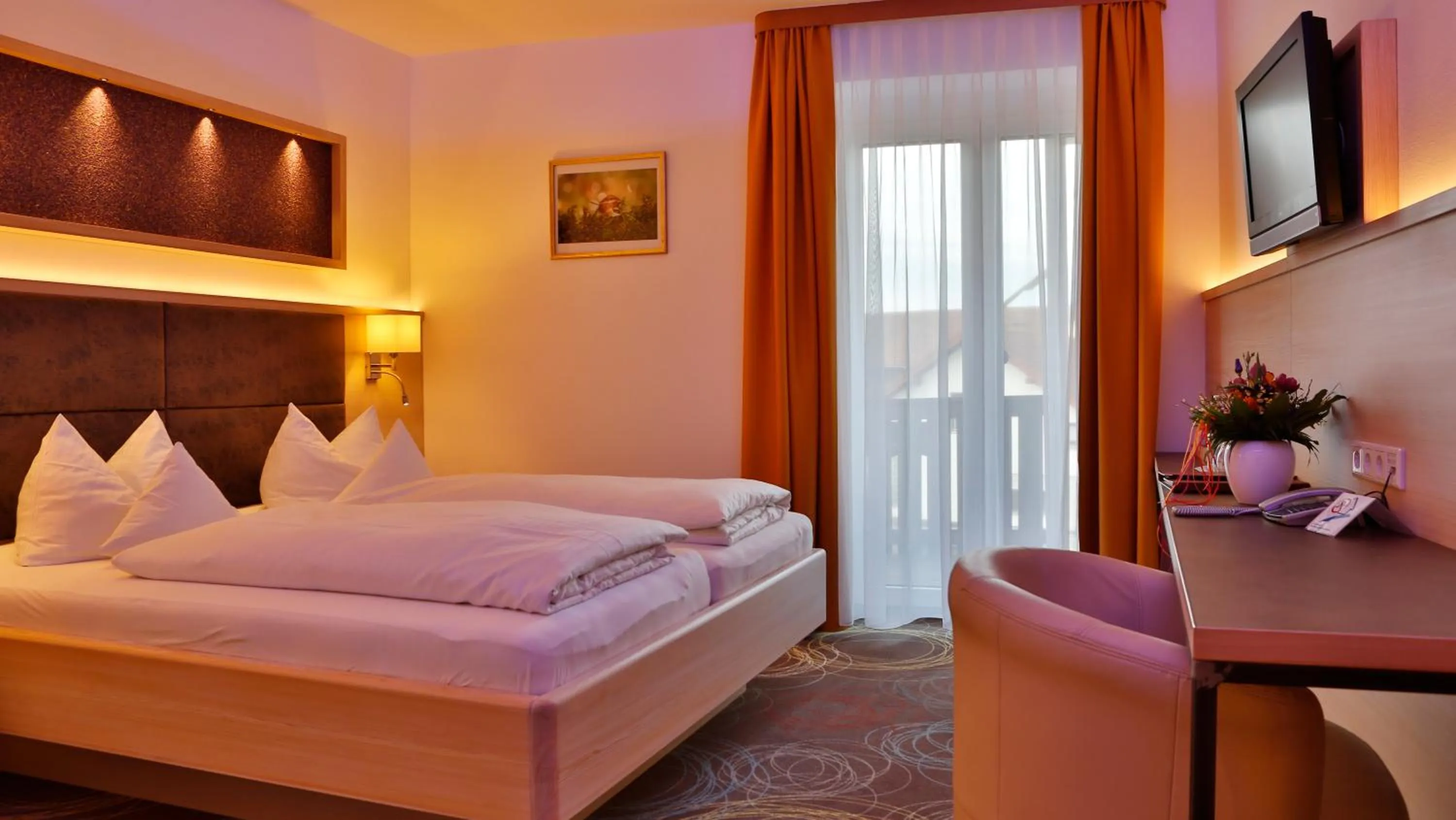 Bedroom, Bed in Landhotel Geyer