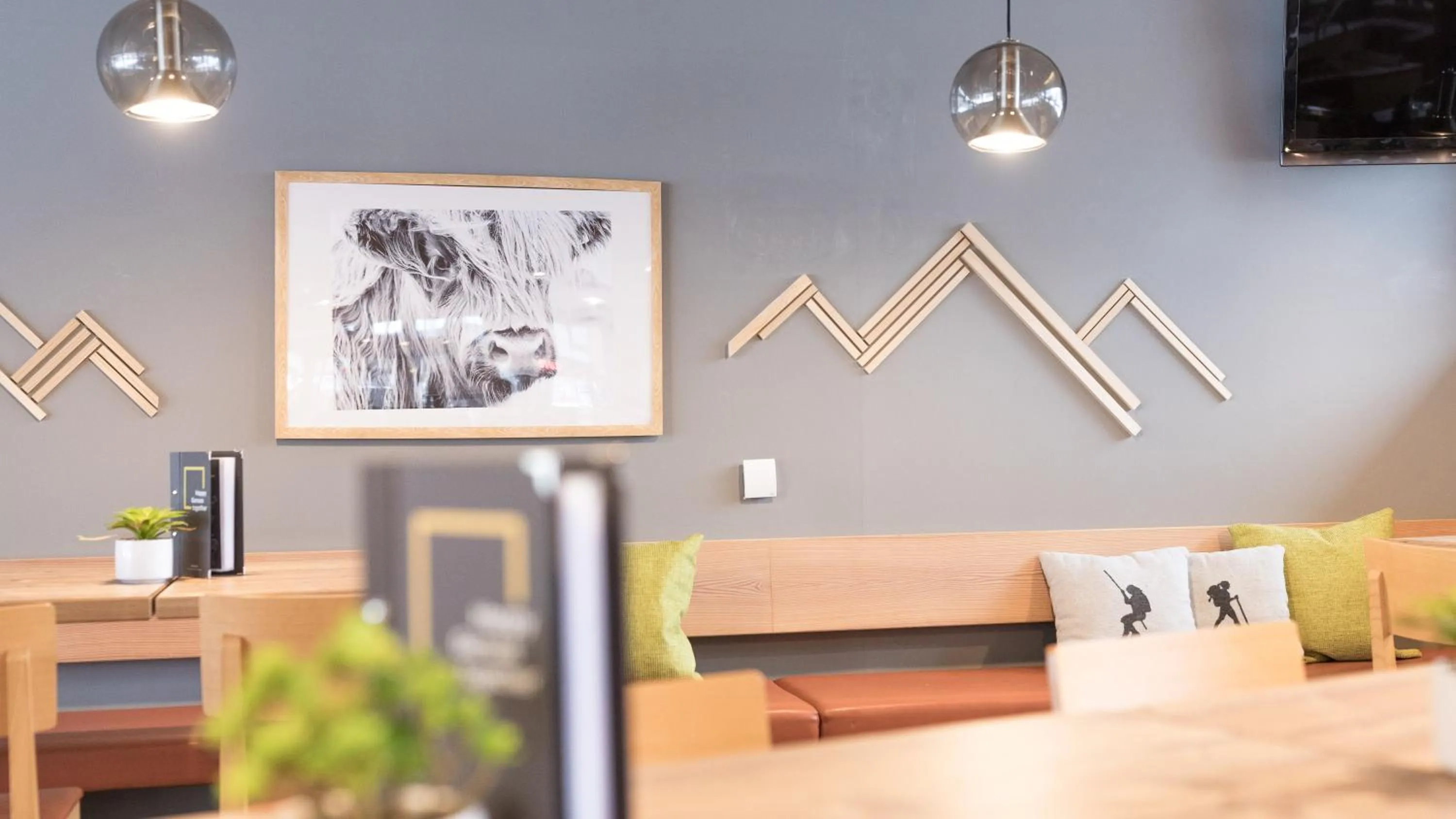 Restaurant/places to eat in JUFA Hotel Montafon