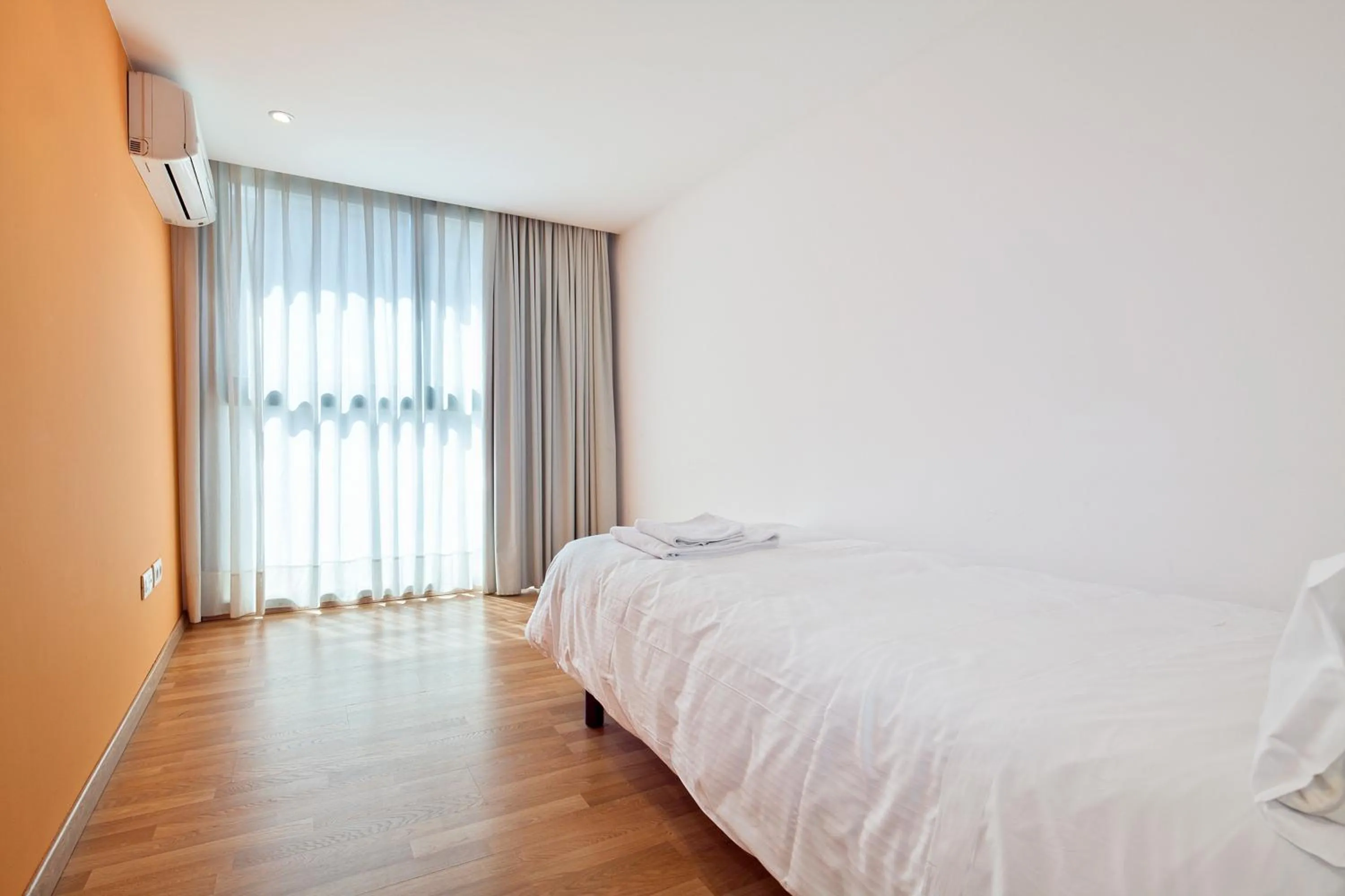 Bedroom, Bed in Inside Barcelona Apartments Sants