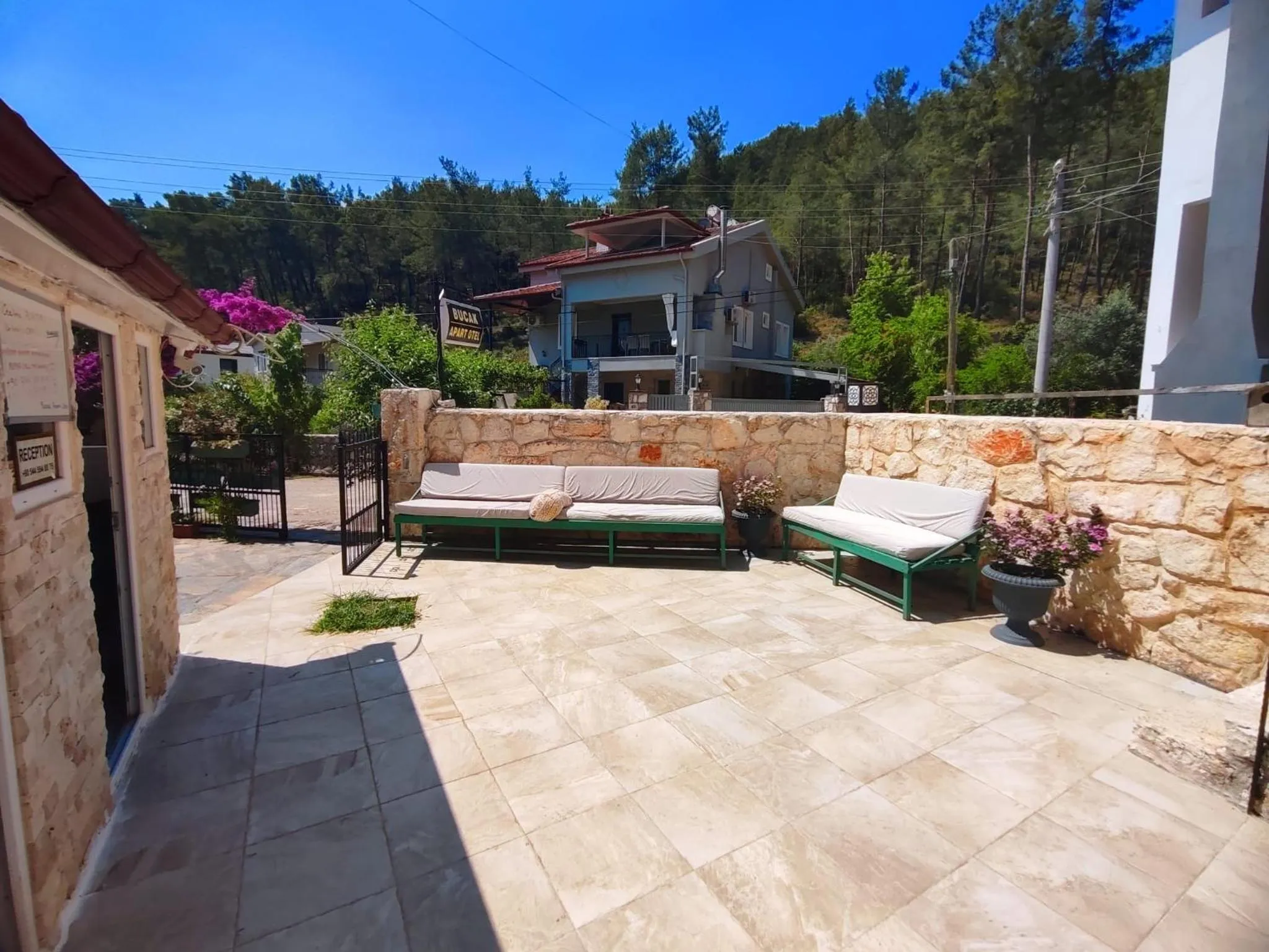 Lobby or reception in Bucak Apart Hotel Göcek & Beach