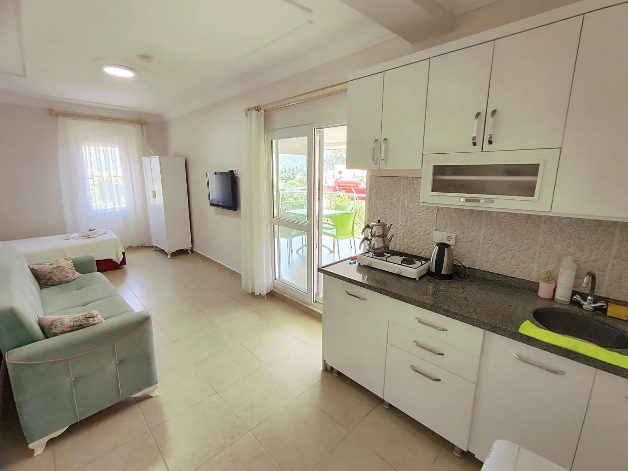 Kitchen or kitchenette in Bucak Apart Hotel Göcek & Beach