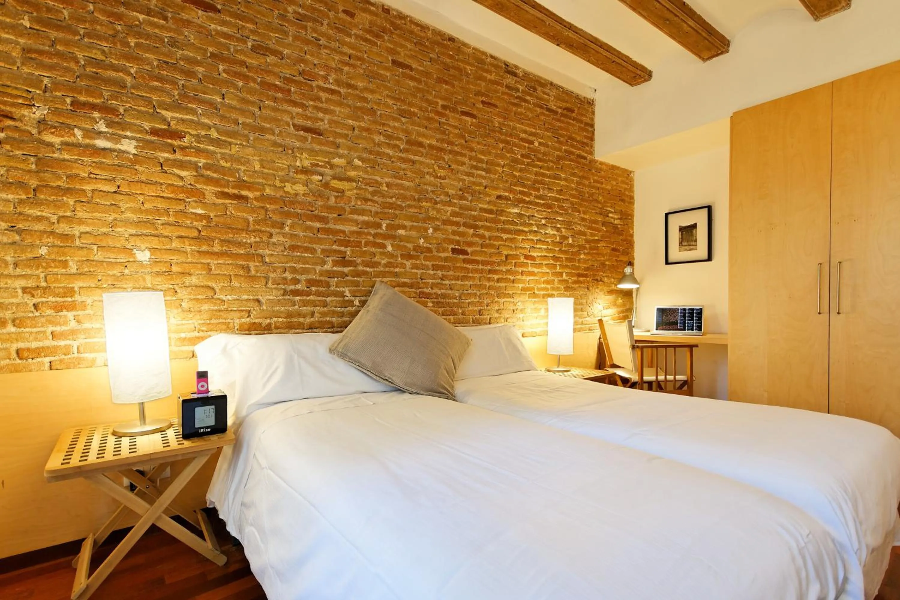 Bedroom, Bed in Inside Barcelona Apartments Esparteria