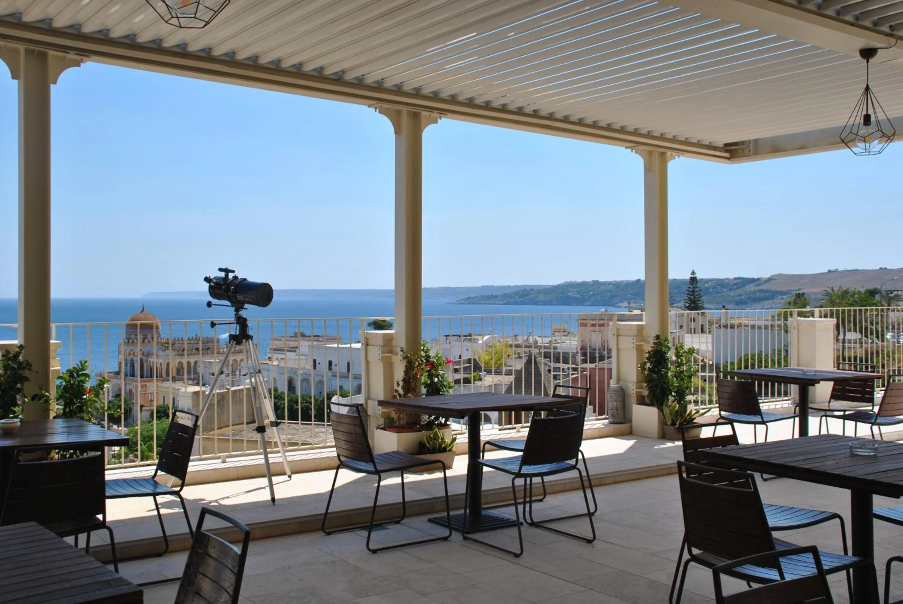 Balcony/Terrace in Est hotel