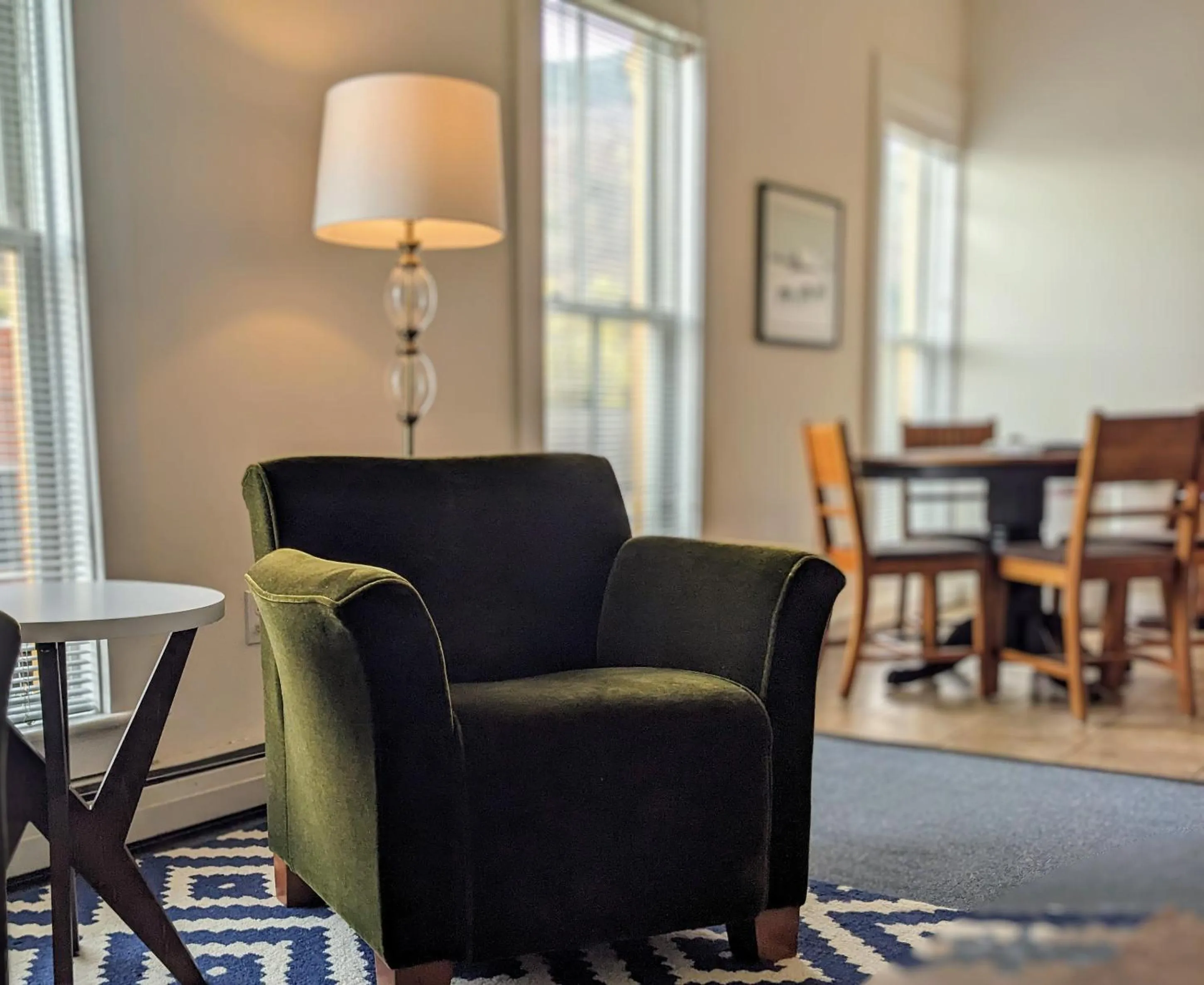 Living room in Bristol Suites