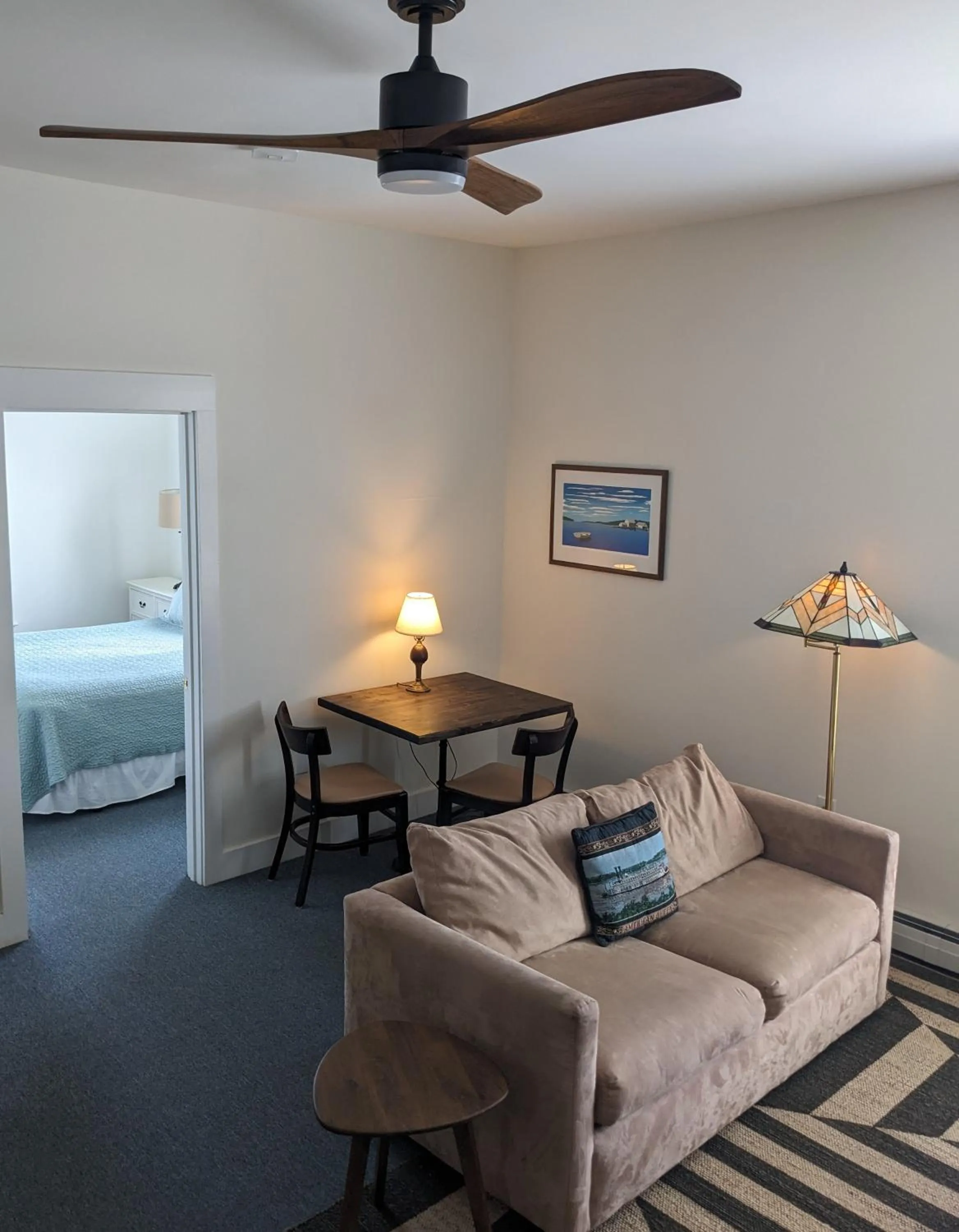 Living room in Bristol Suites