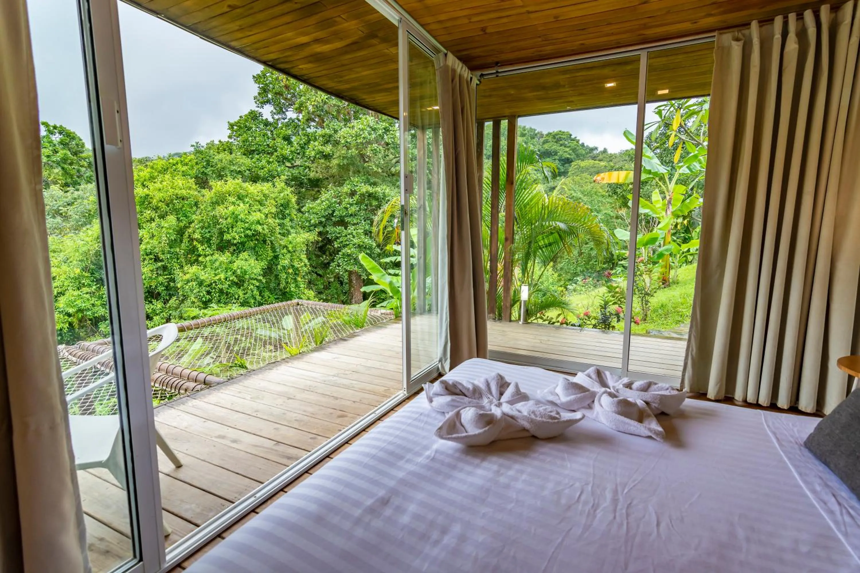 Spring, Bed in Sweet Harmony Hotel Boutique by Xarm Hotels