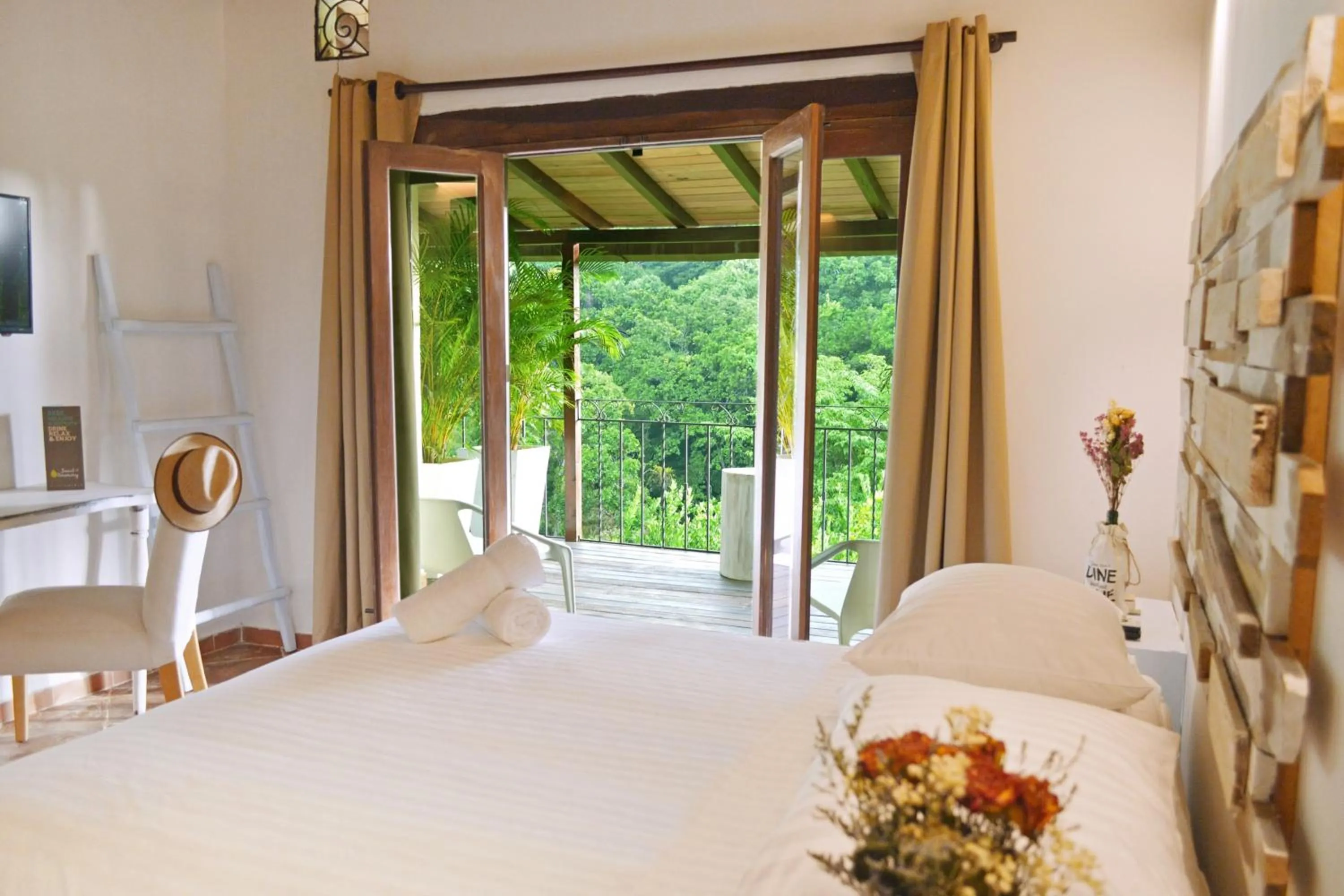 Bed in Sweet Harmony Hotel Boutique by Xarm Hotels