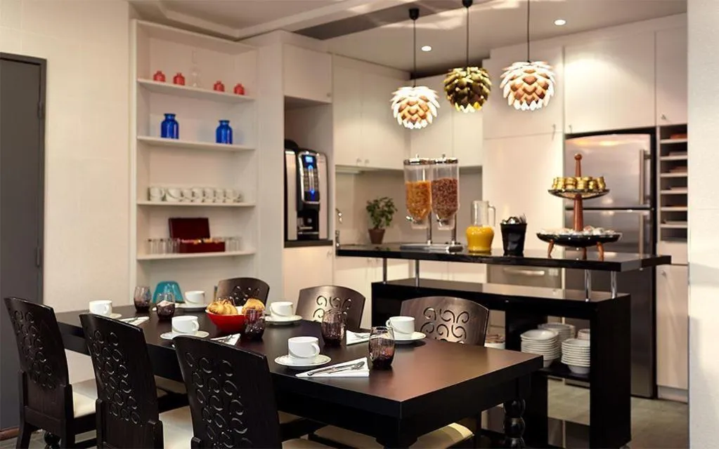 Restaurant/places to eat in Hotel Miramar