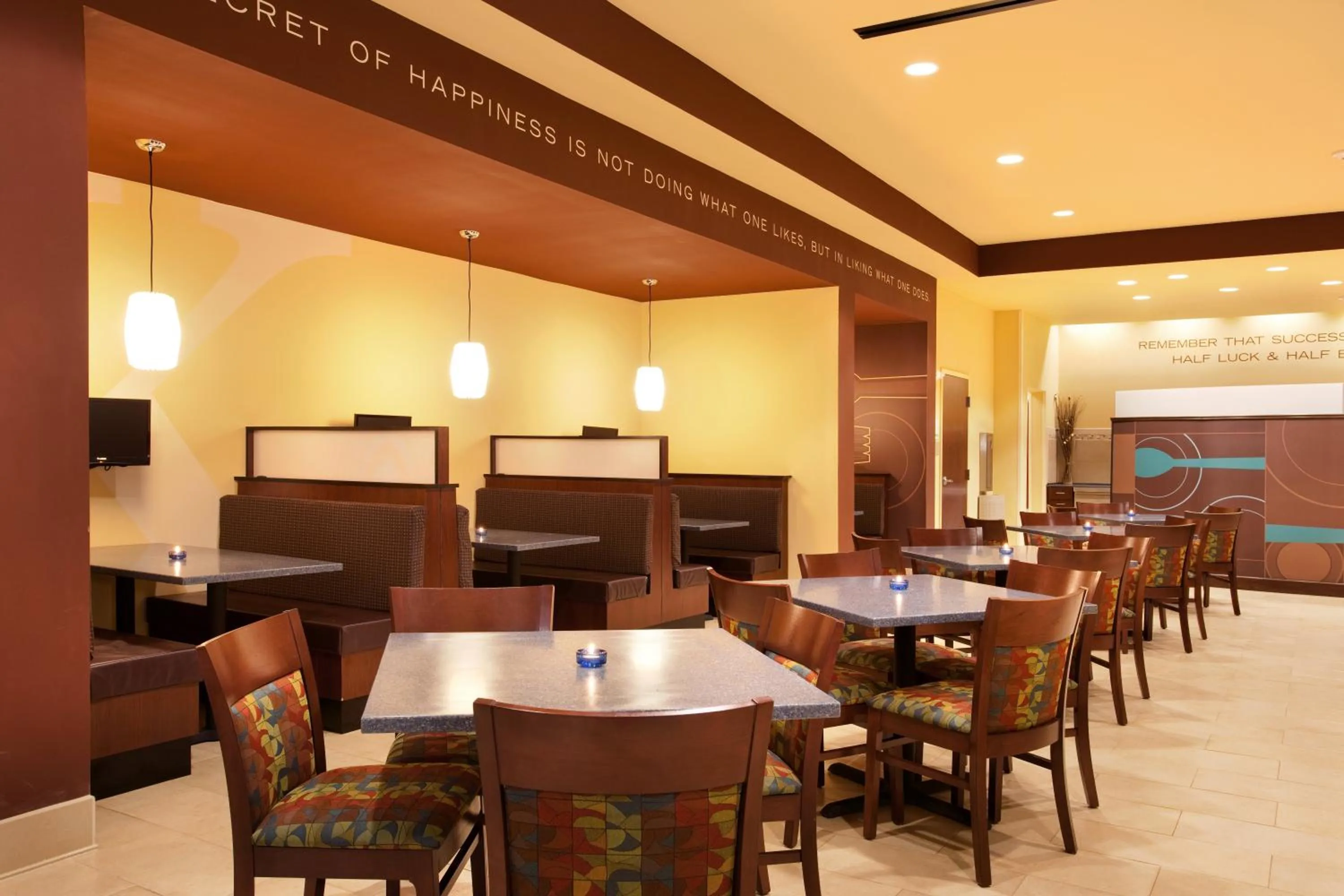 Restaurant/places to eat in Holiday Inn Saint Louis-Fairview Heights by IHG