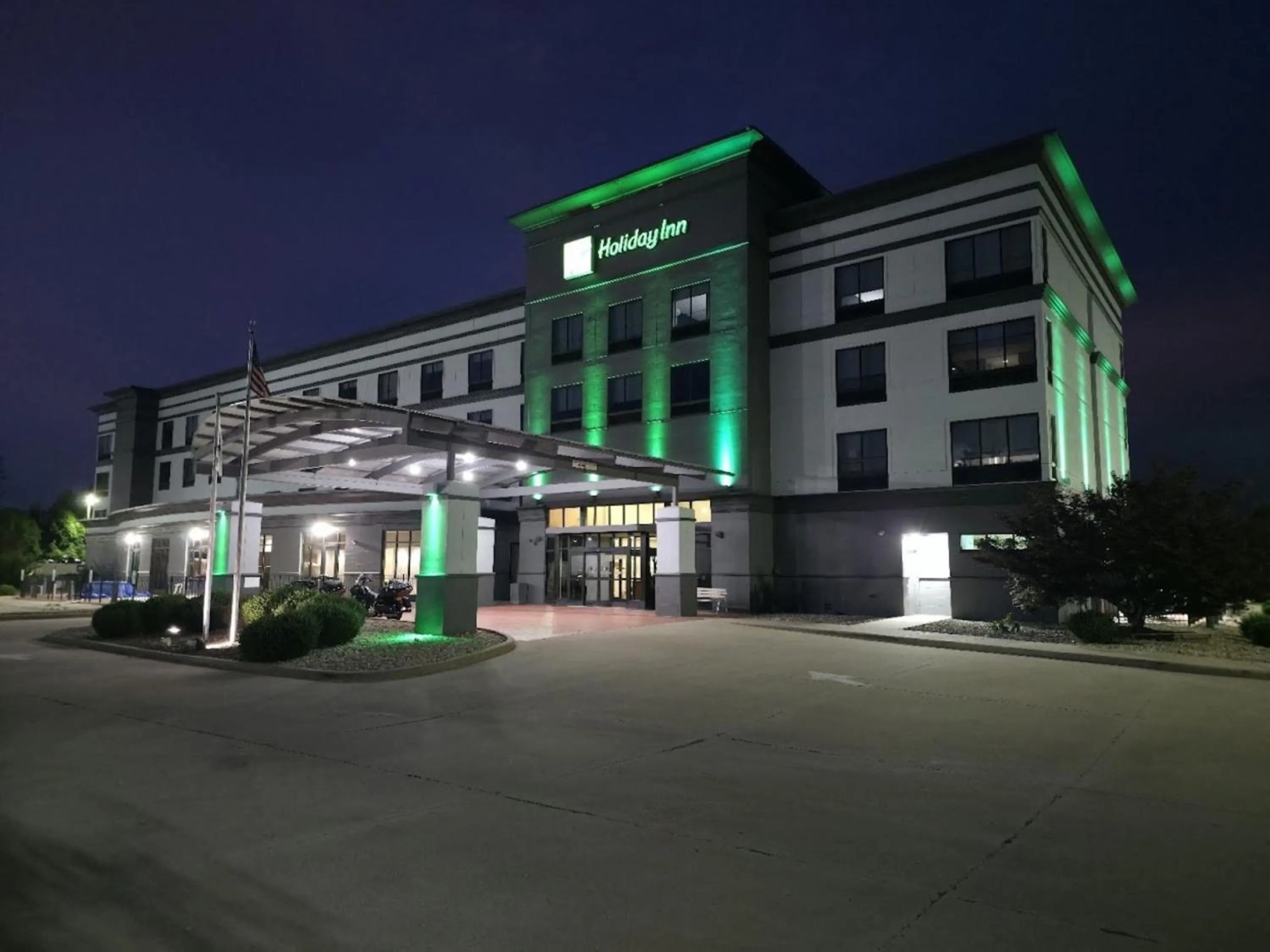 Property building in Holiday Inn Saint Louis-Fairview Heights by IHG
