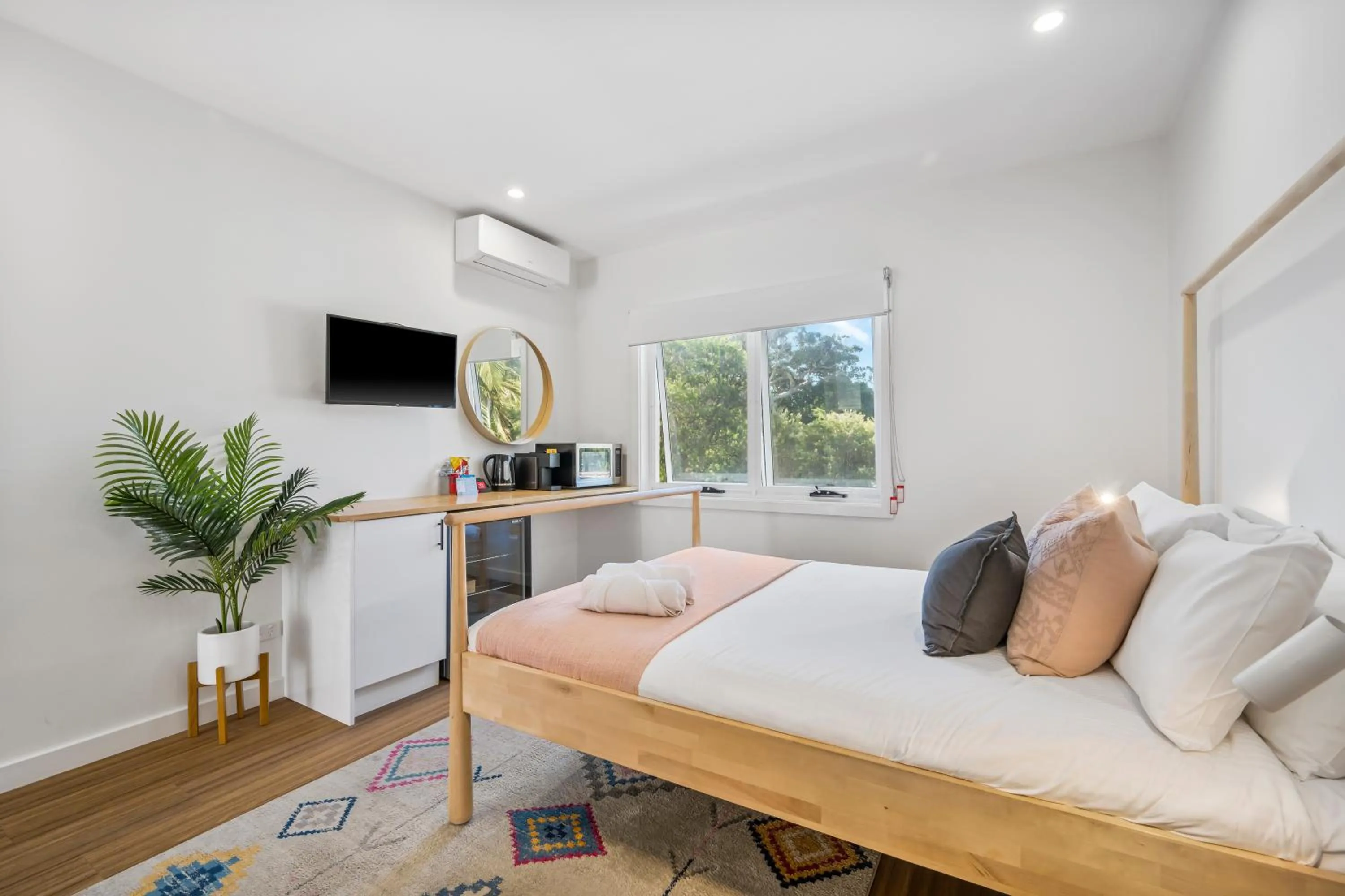 Bed in The Med Crescent Head