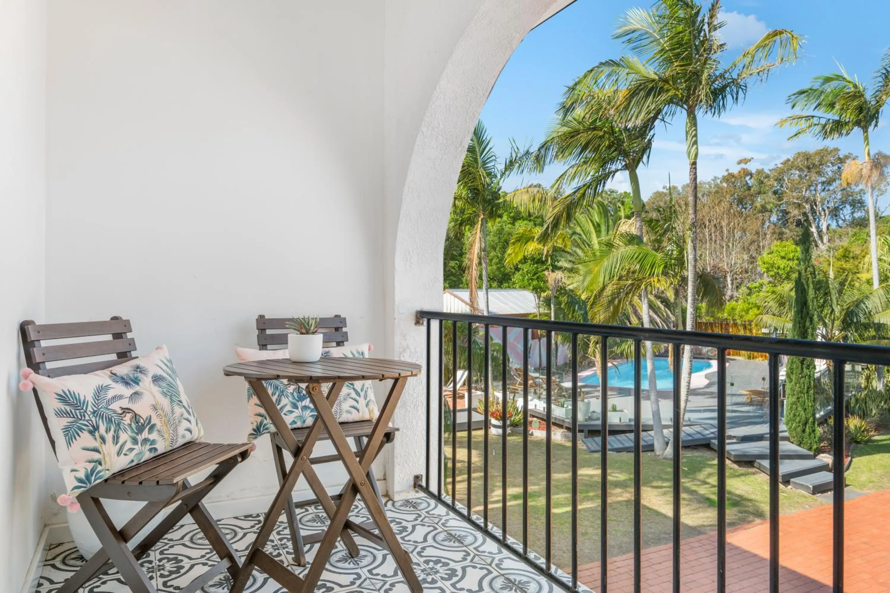 The Med Crescent Head