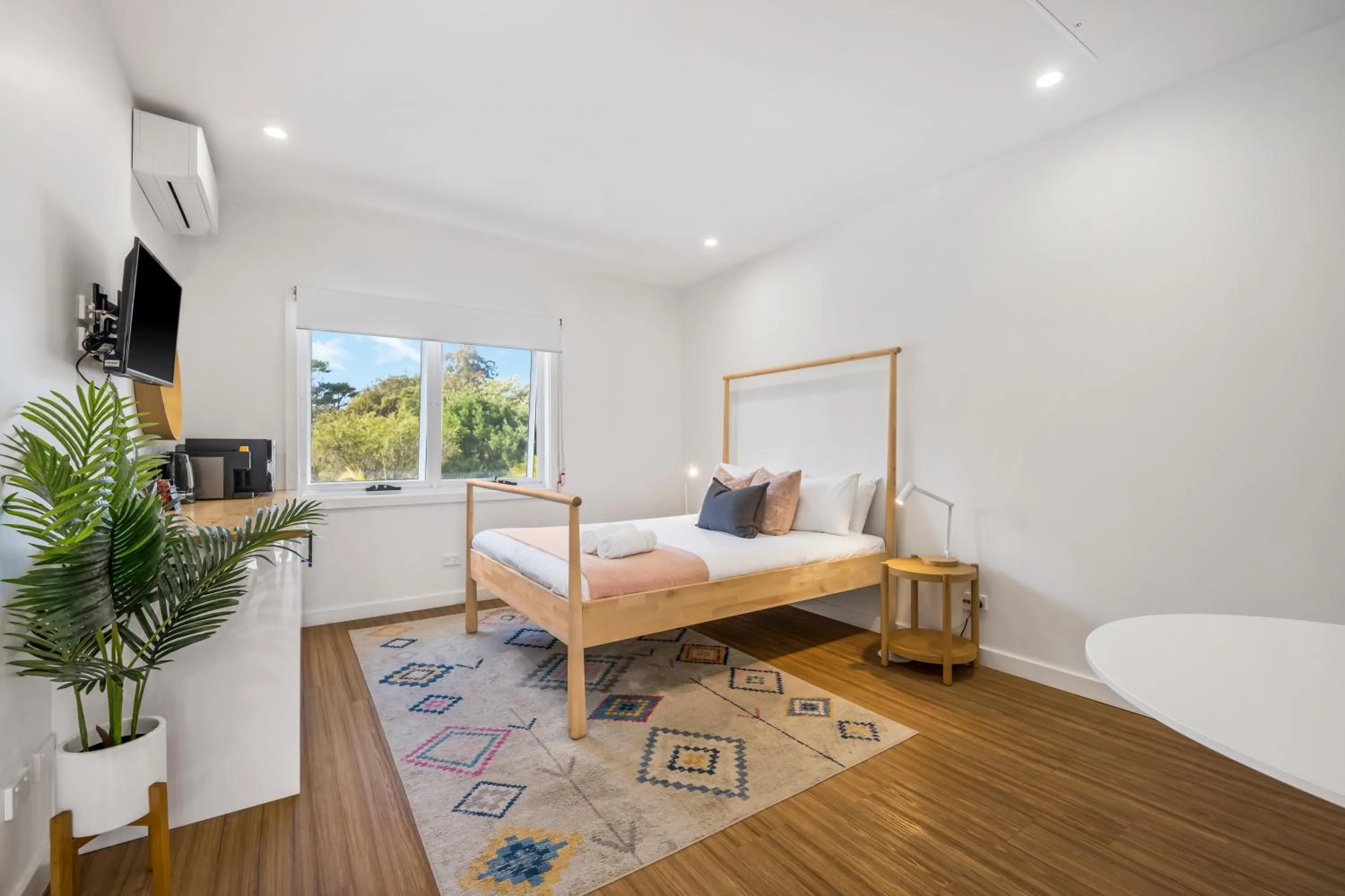 Bed in The Med Crescent Head